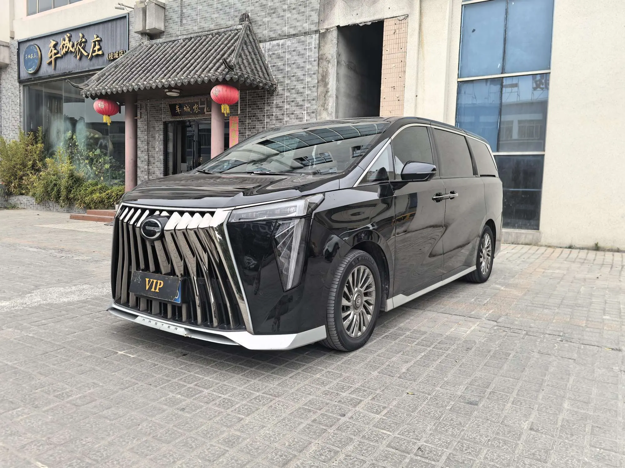 GAC Trumpchi M8  из Китая