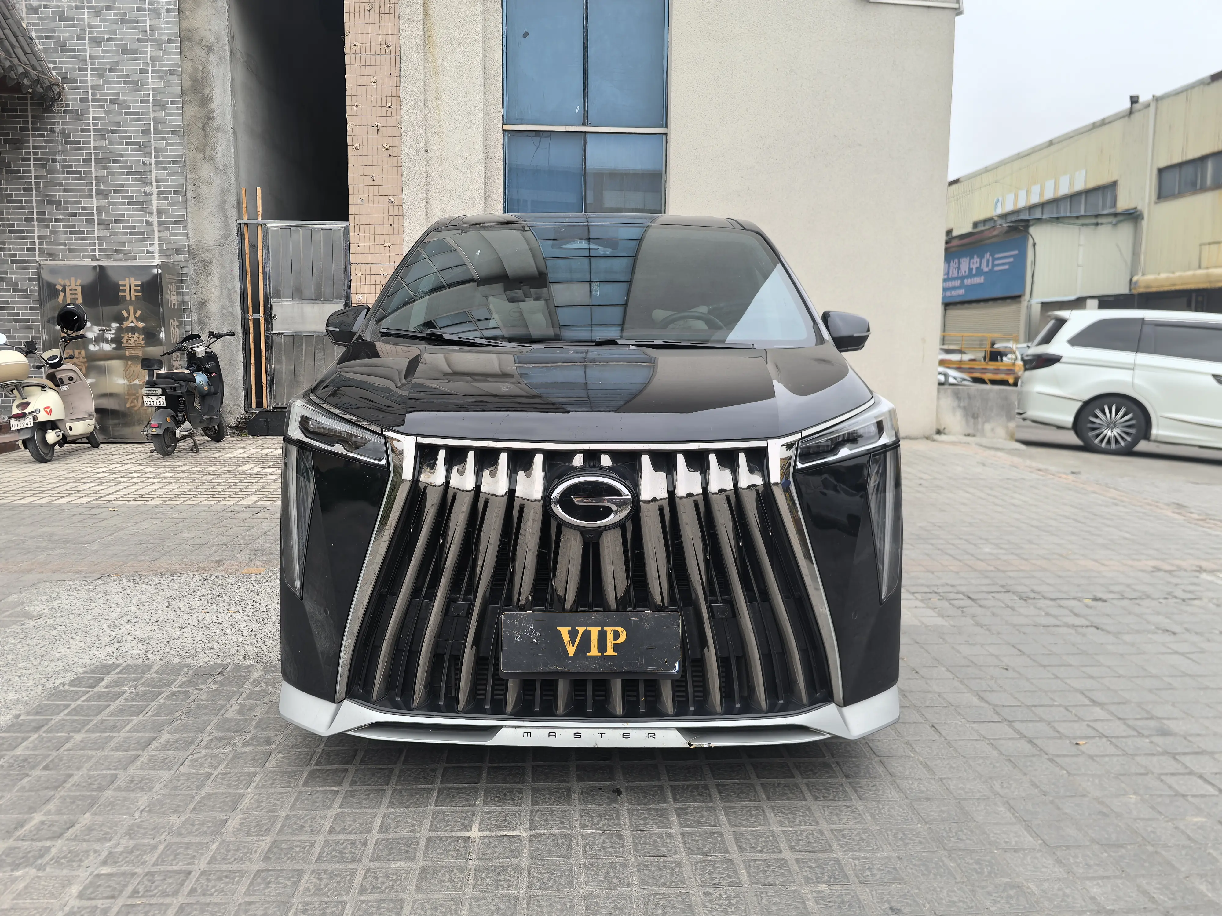 GAC Trumpchi M8  из Китая