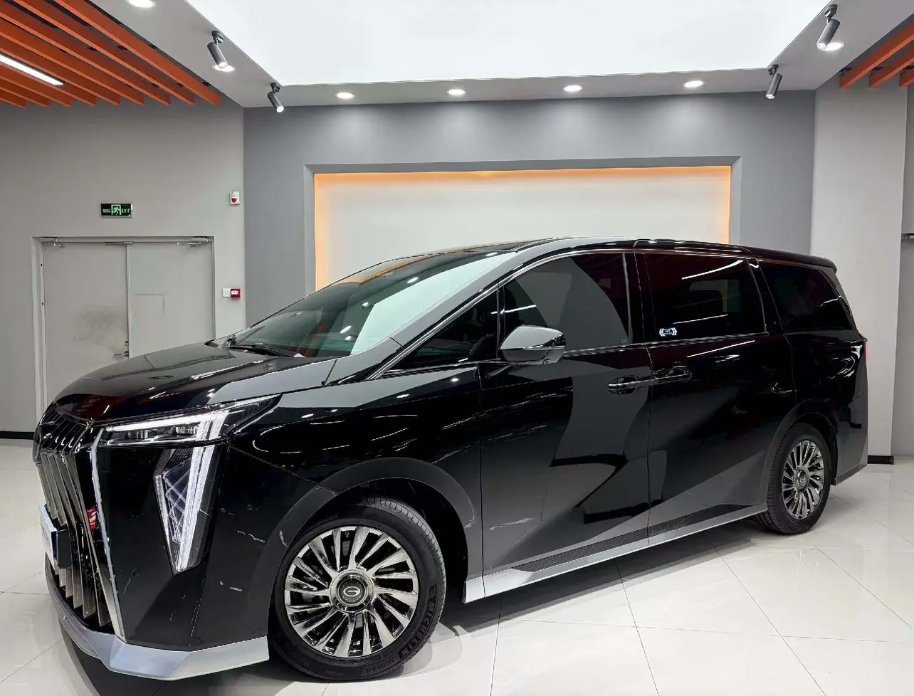 GAC Trumpchi M8  из Китая