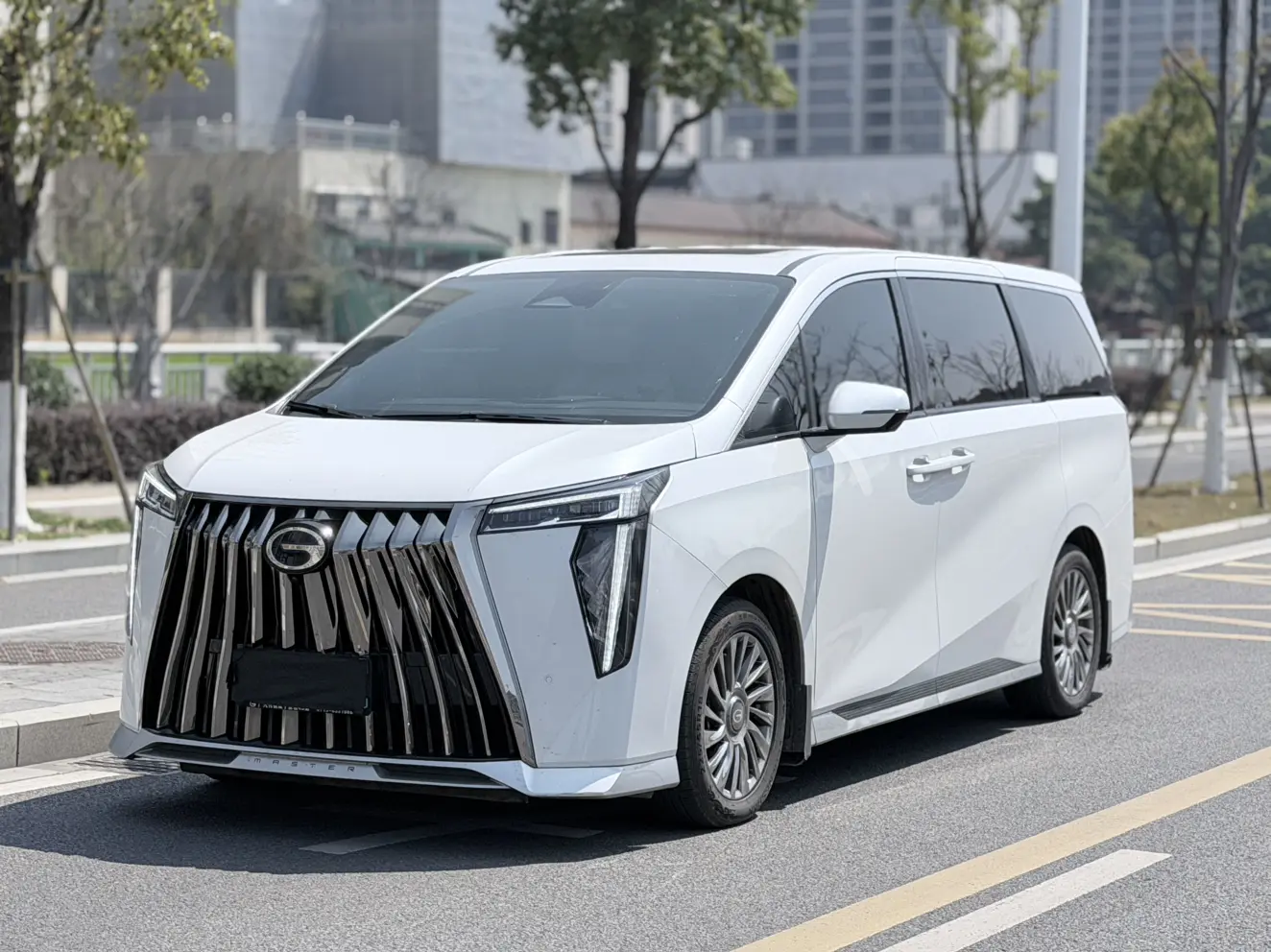 GAC Trumpchi M8  из Китая