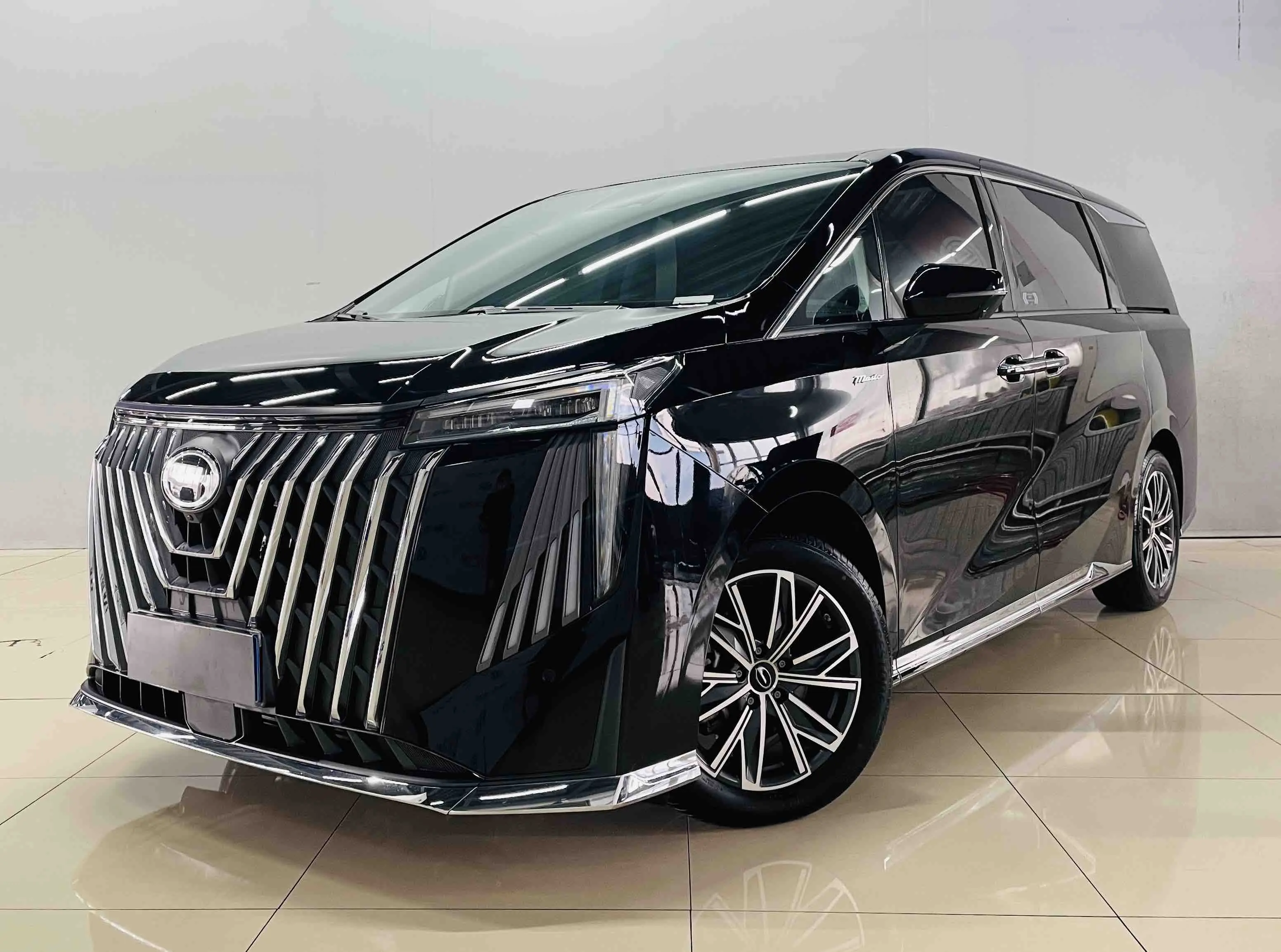 GAC Trumpchi M8  из Китая