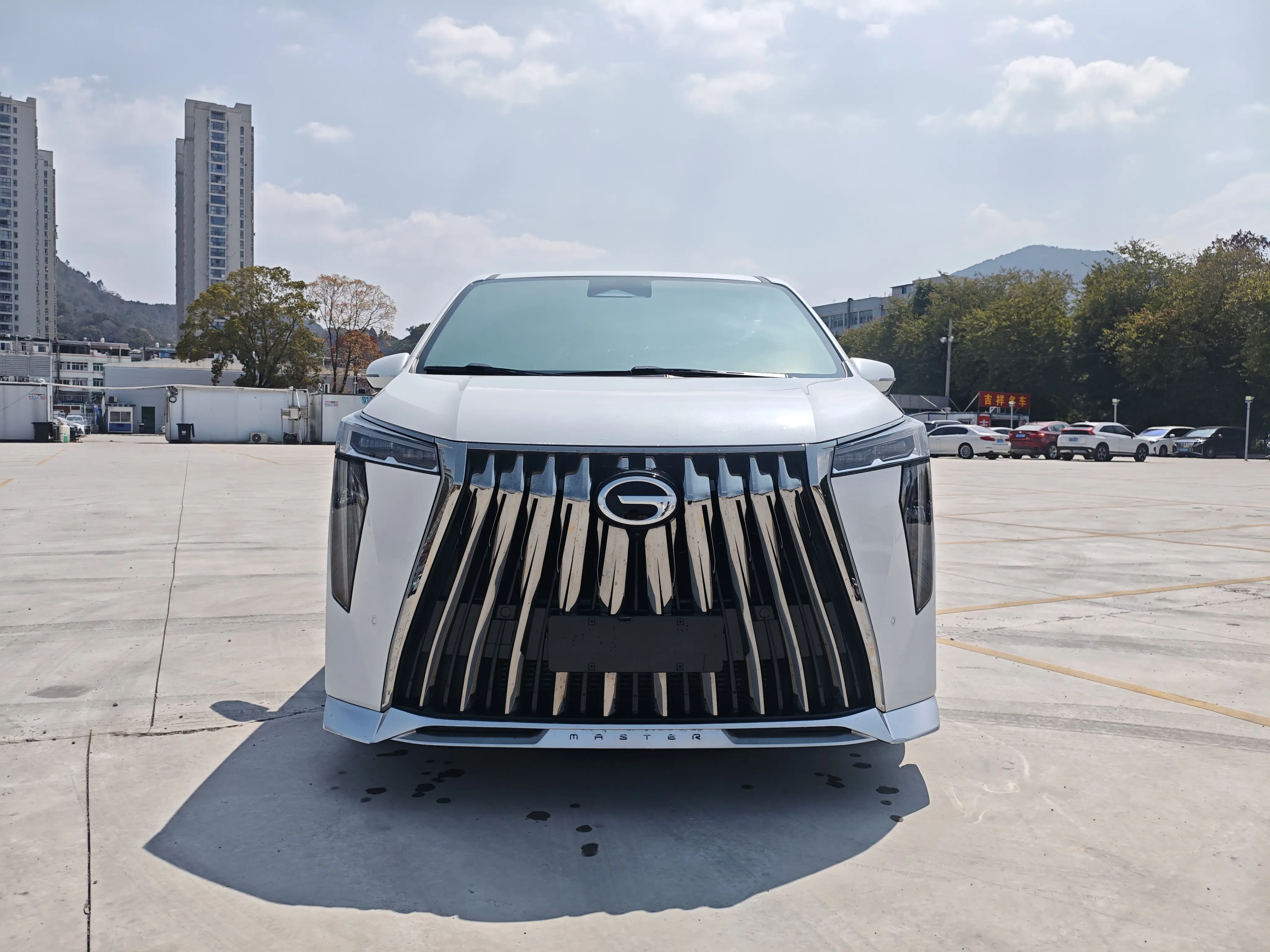 GAC Trumpchi M8  из Китая