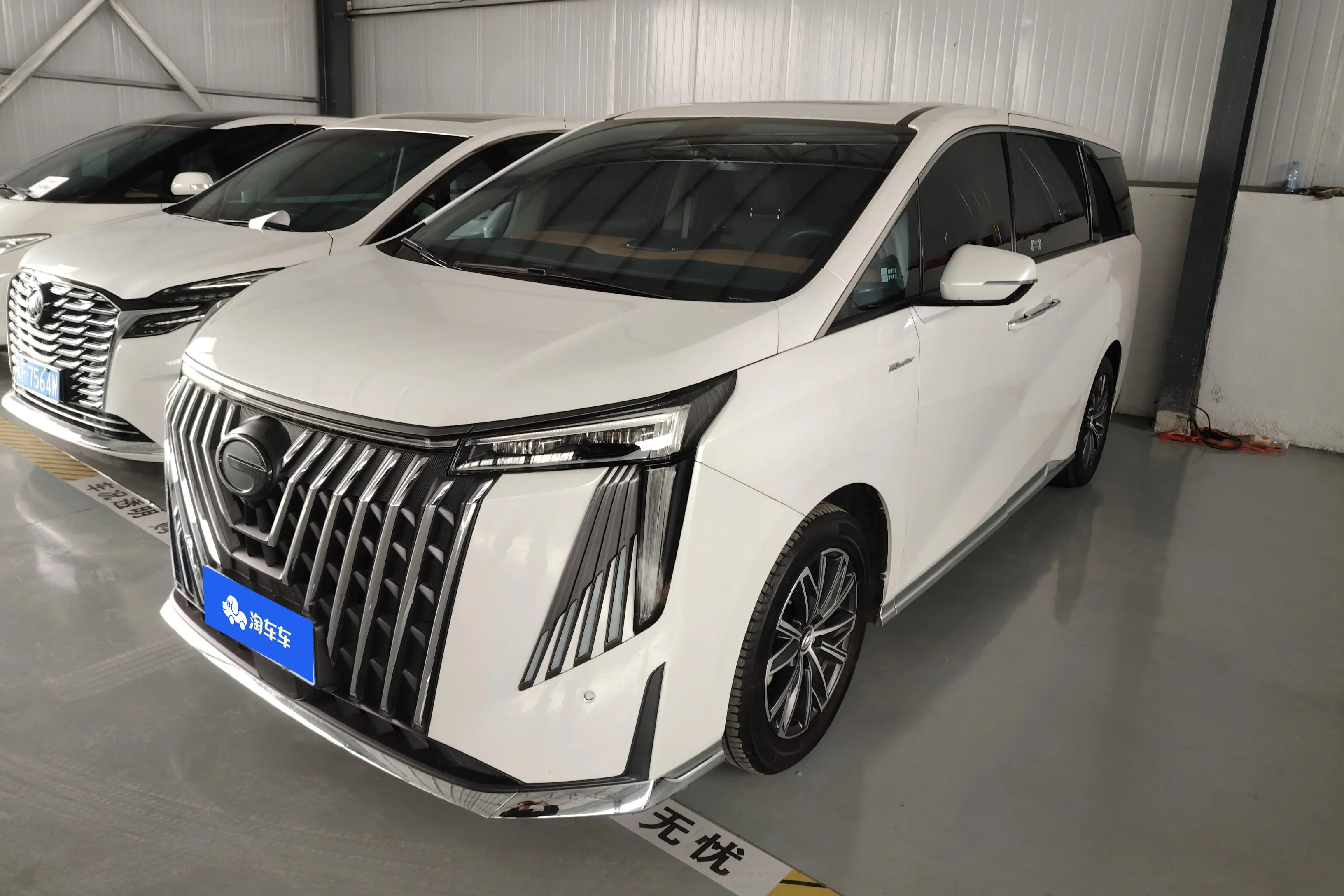 GAC Trumpchi M8  из Китая