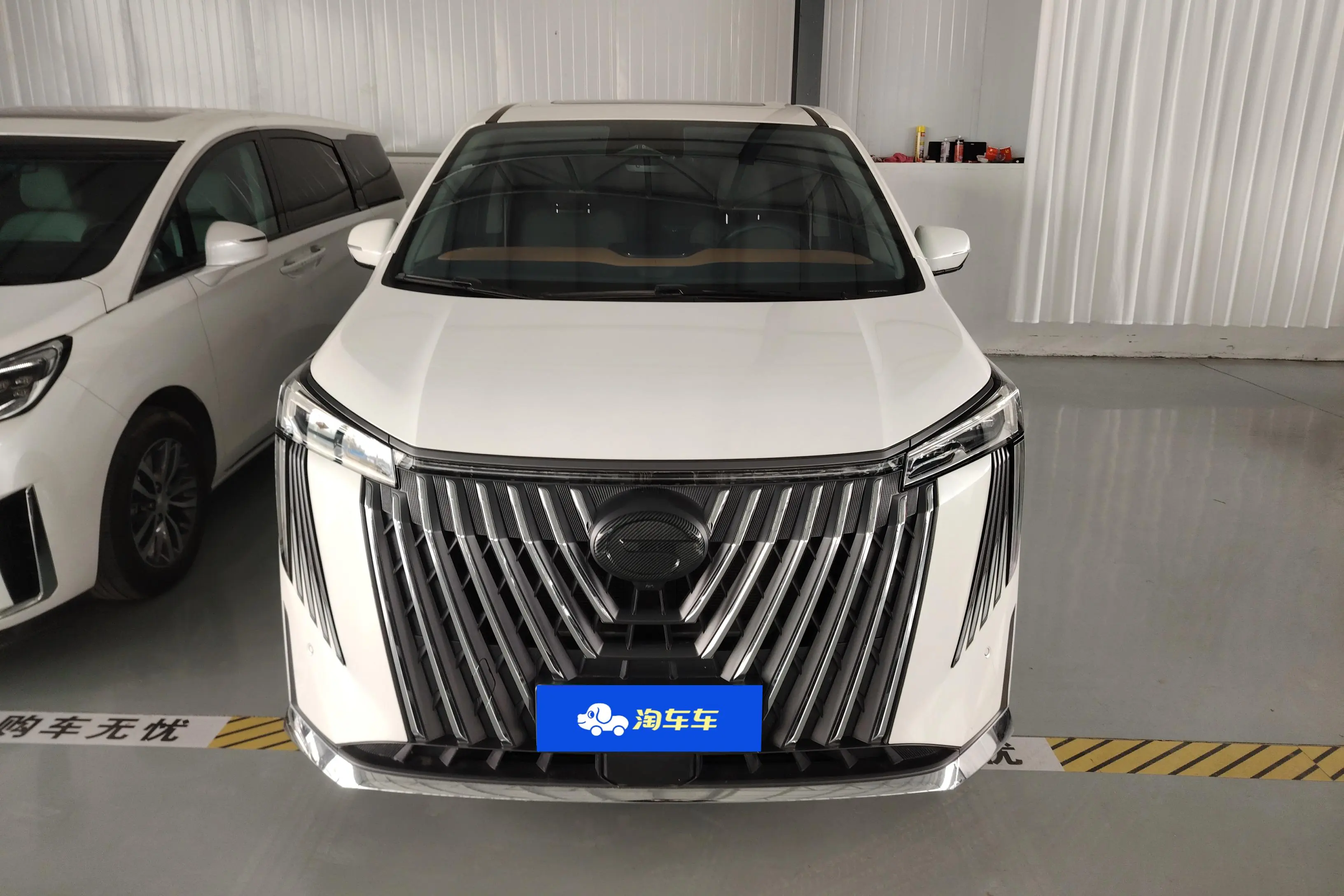 GAC Trumpchi M8  из Китая