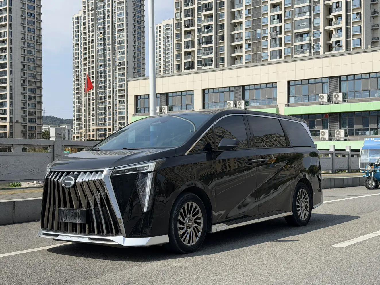 GAC Trumpchi M8  из Китая