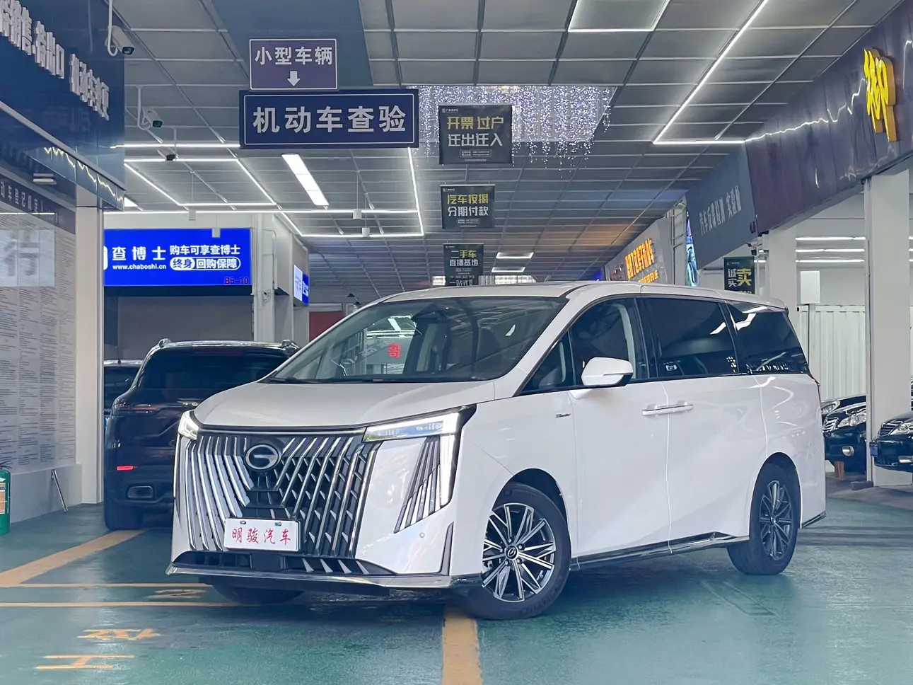 GAC Trumpchi M8  из Китая