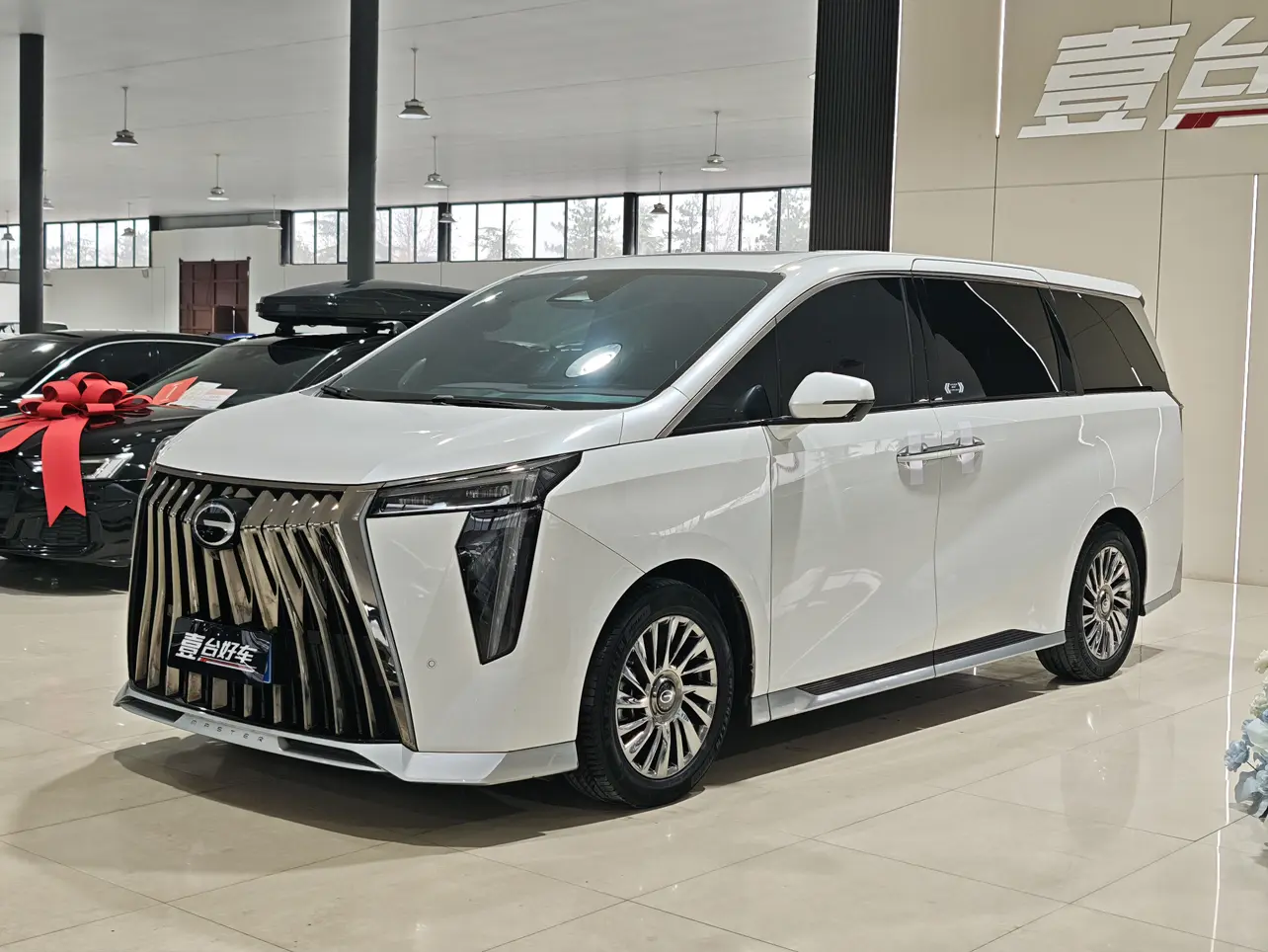 GAC Trumpchi M8  из Китая