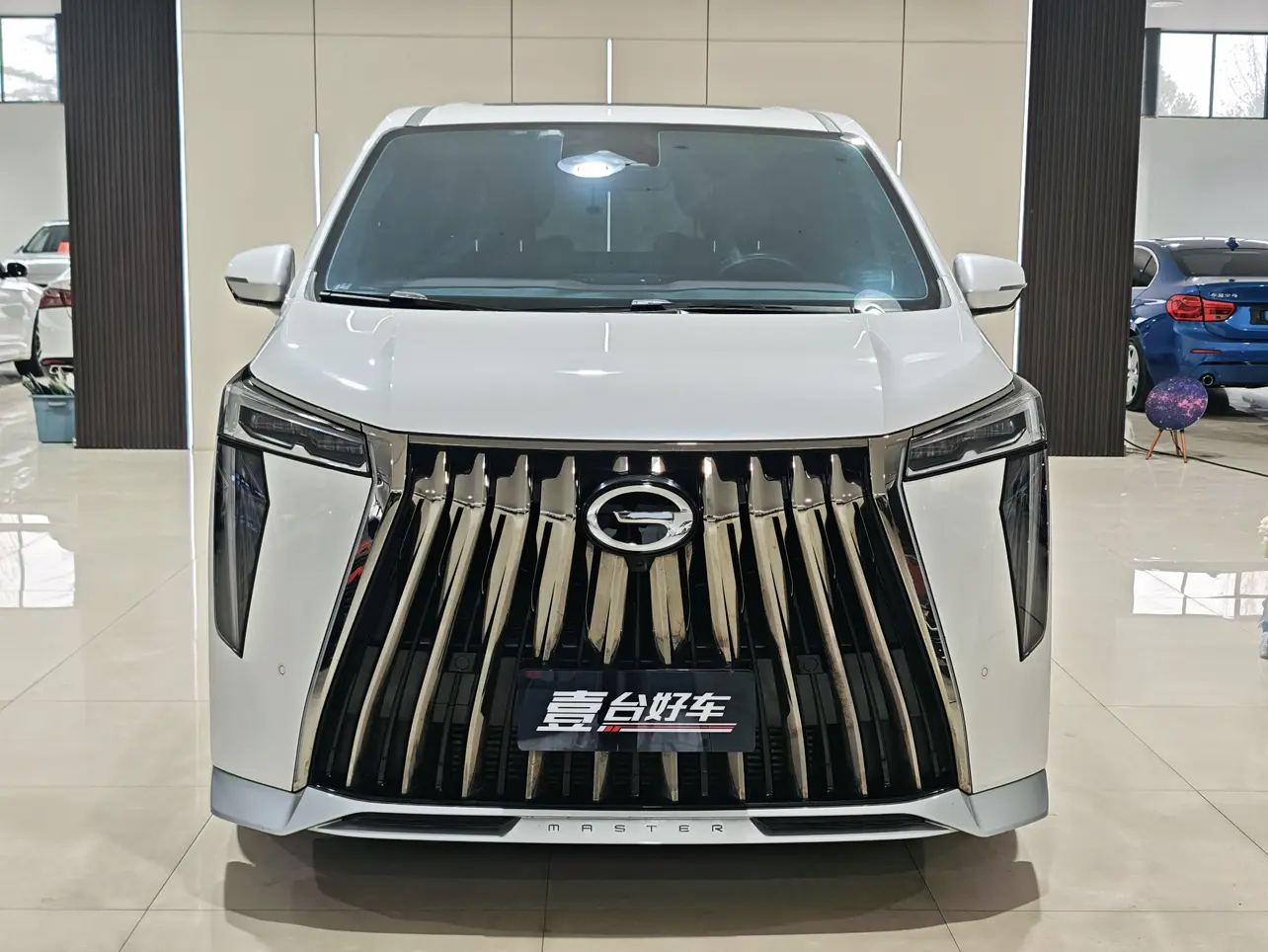 GAC Trumpchi M8  из Китая
