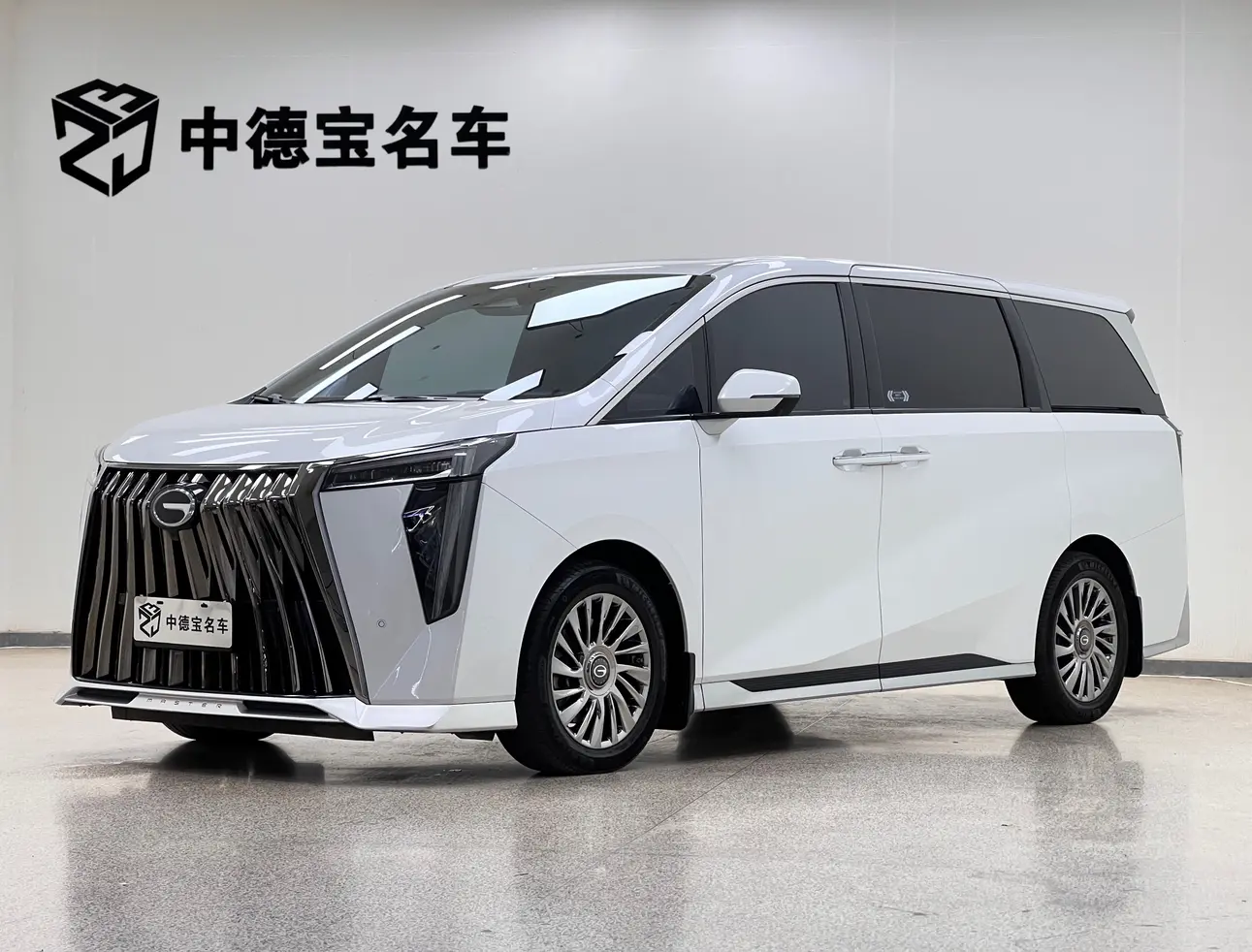 GAC Trumpchi M8  из Китая