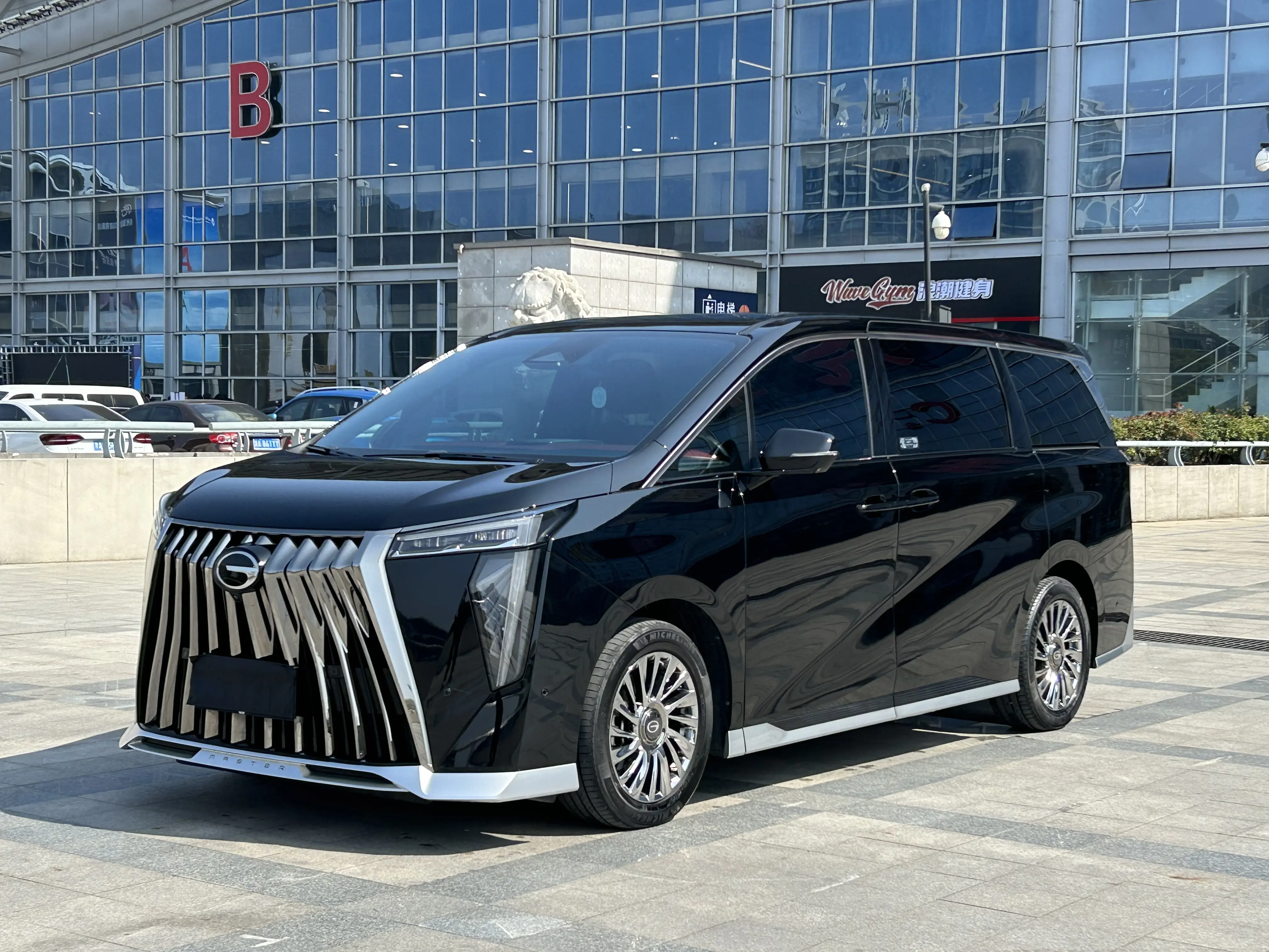 GAC Trumpchi M8  из Китая