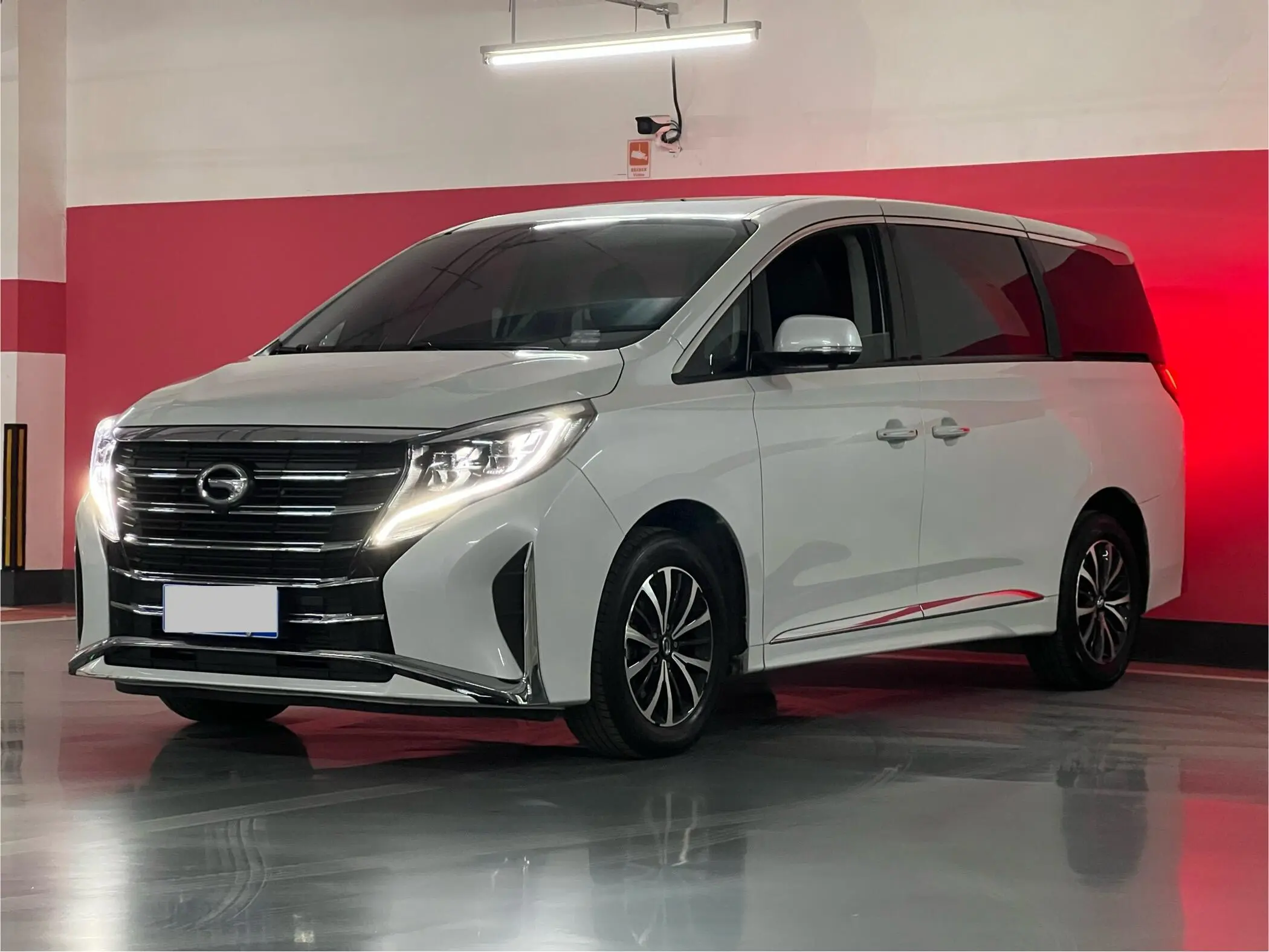 GAC Trumpchi M8  из Китая