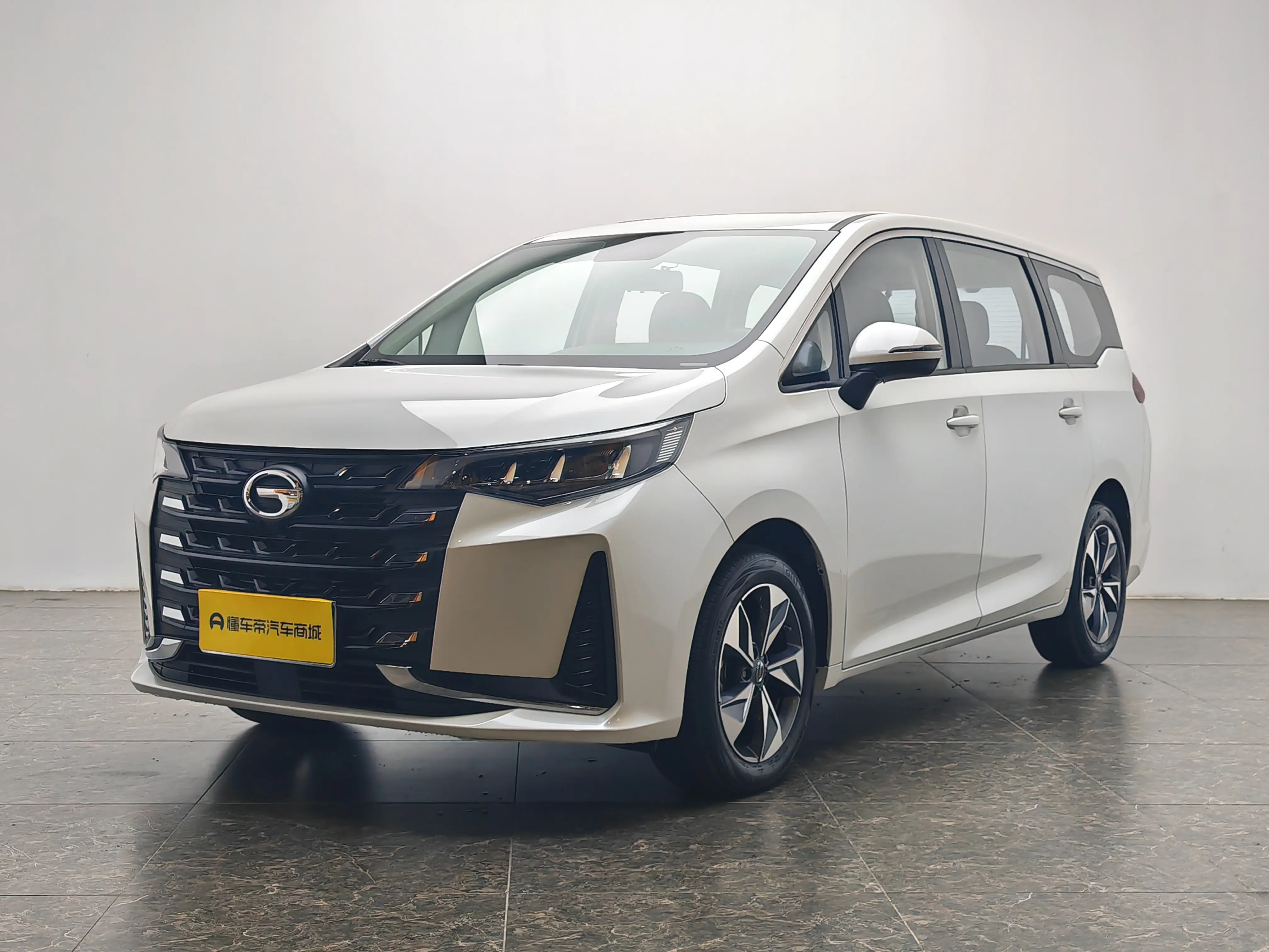 GAC Trumpchi M6  из Китая