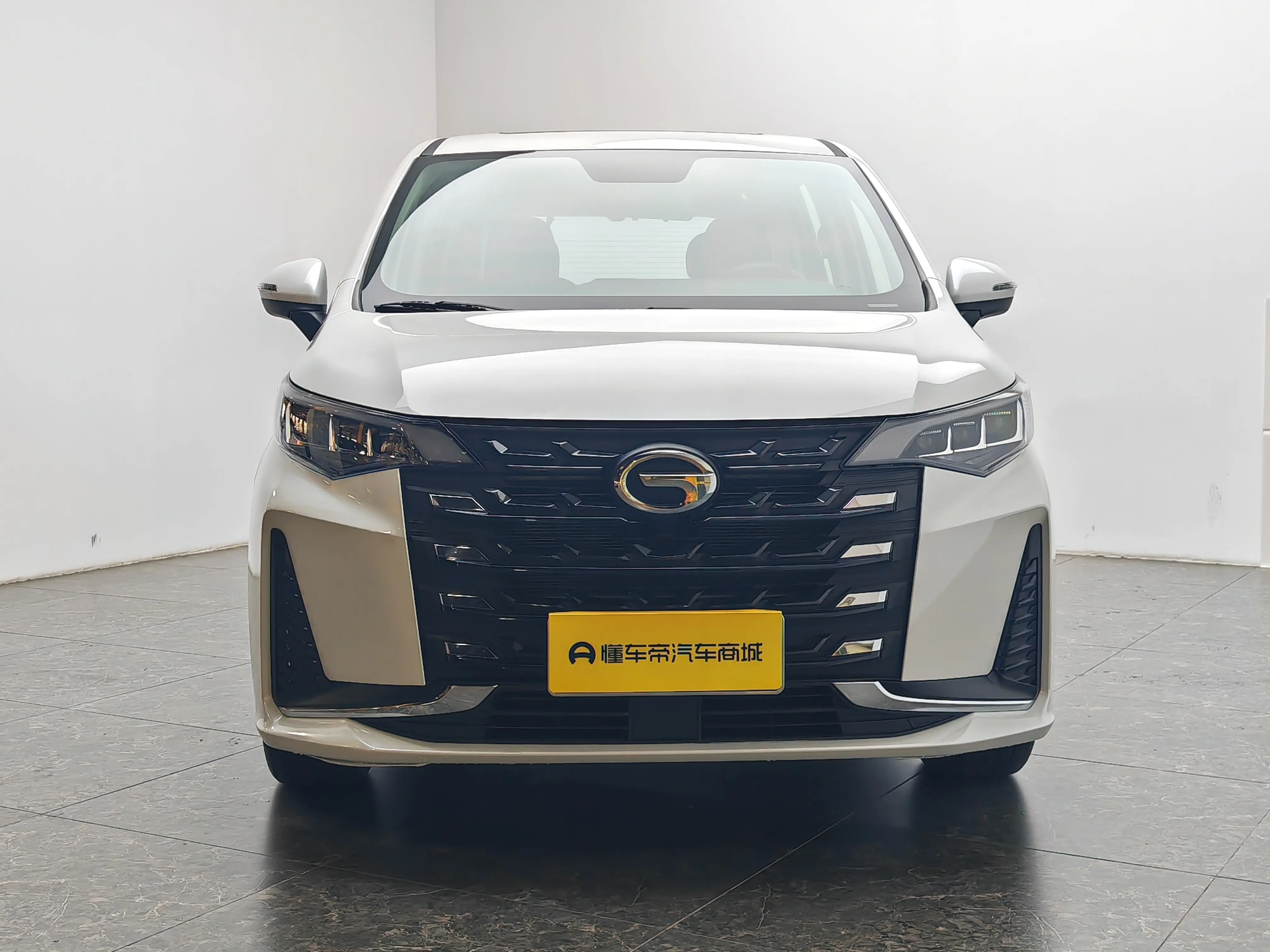 GAC Trumpchi M6  из Китая