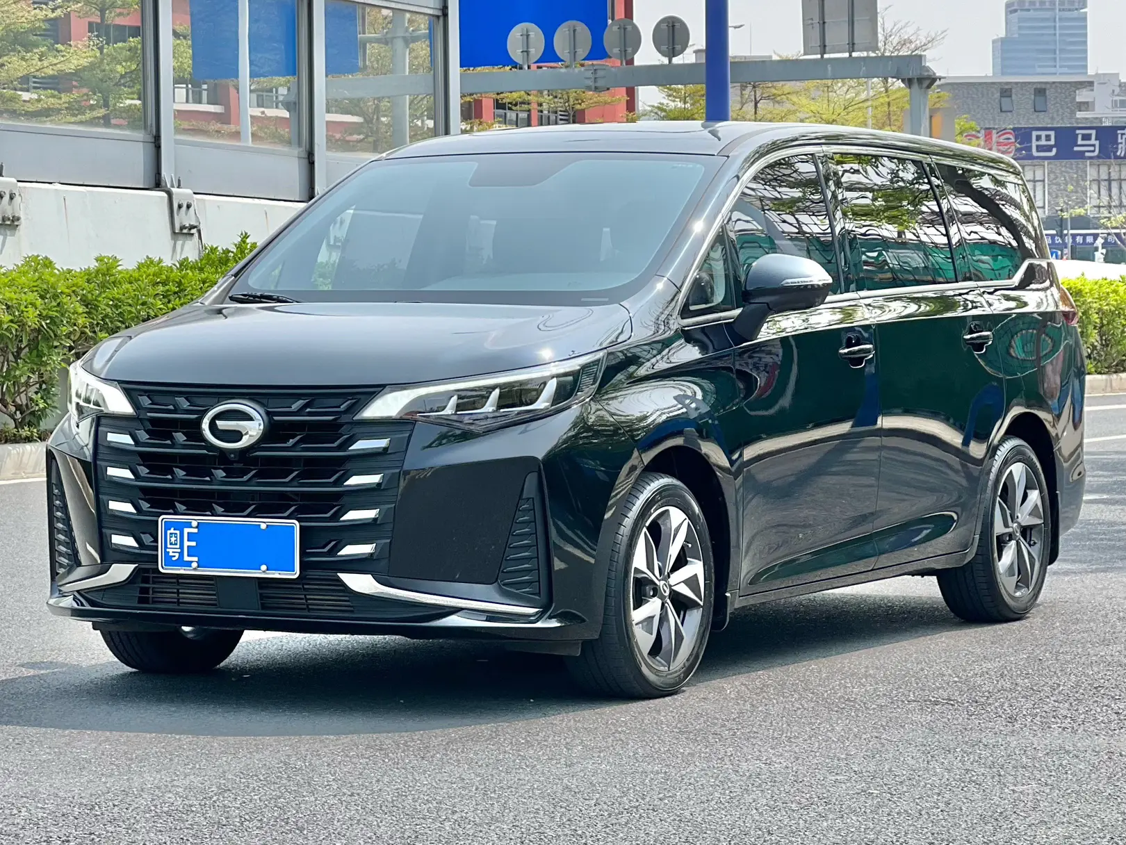 GAC Trumpchi M6  из Китая