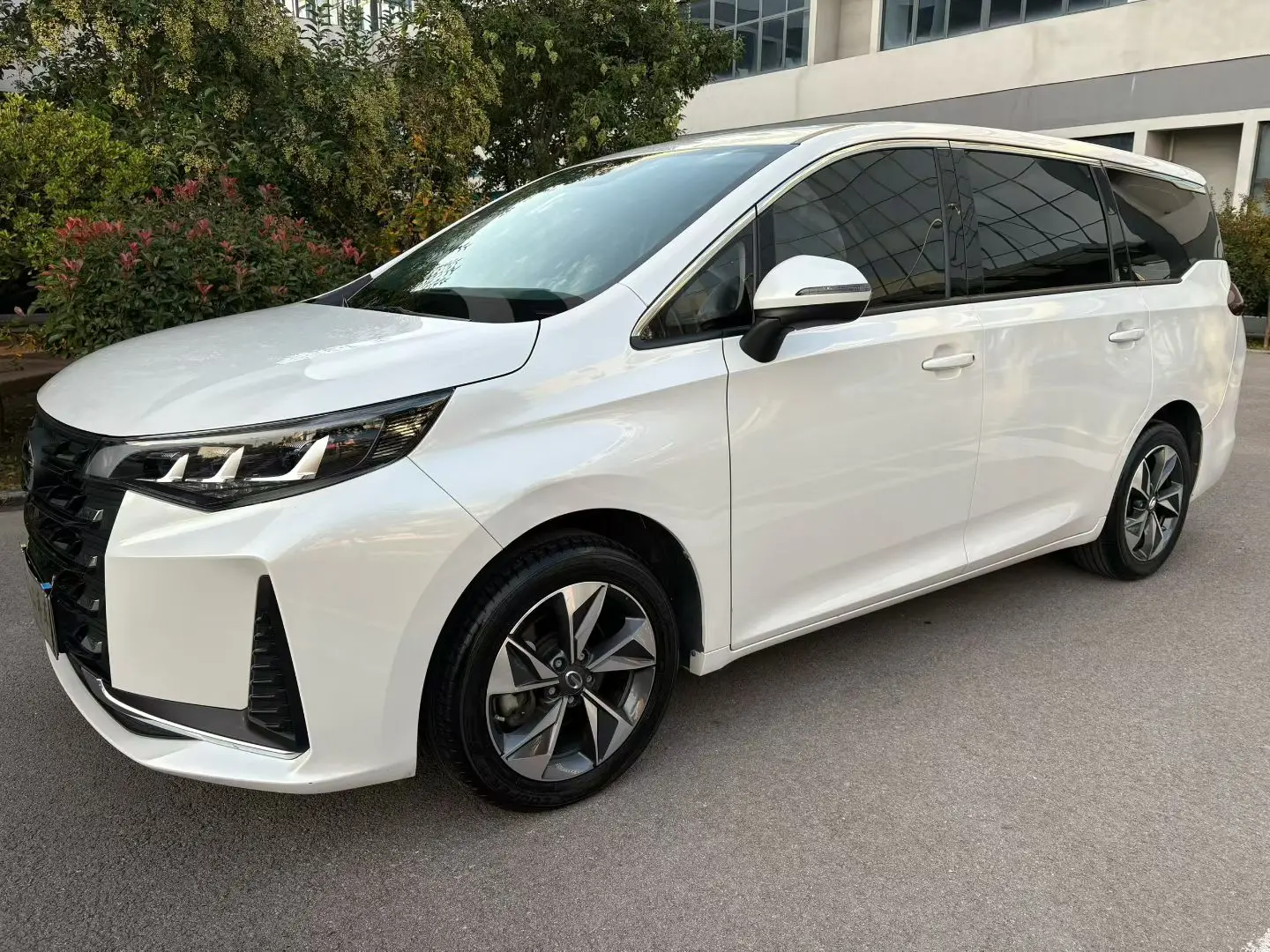 GAC Trumpchi M6  из Китая