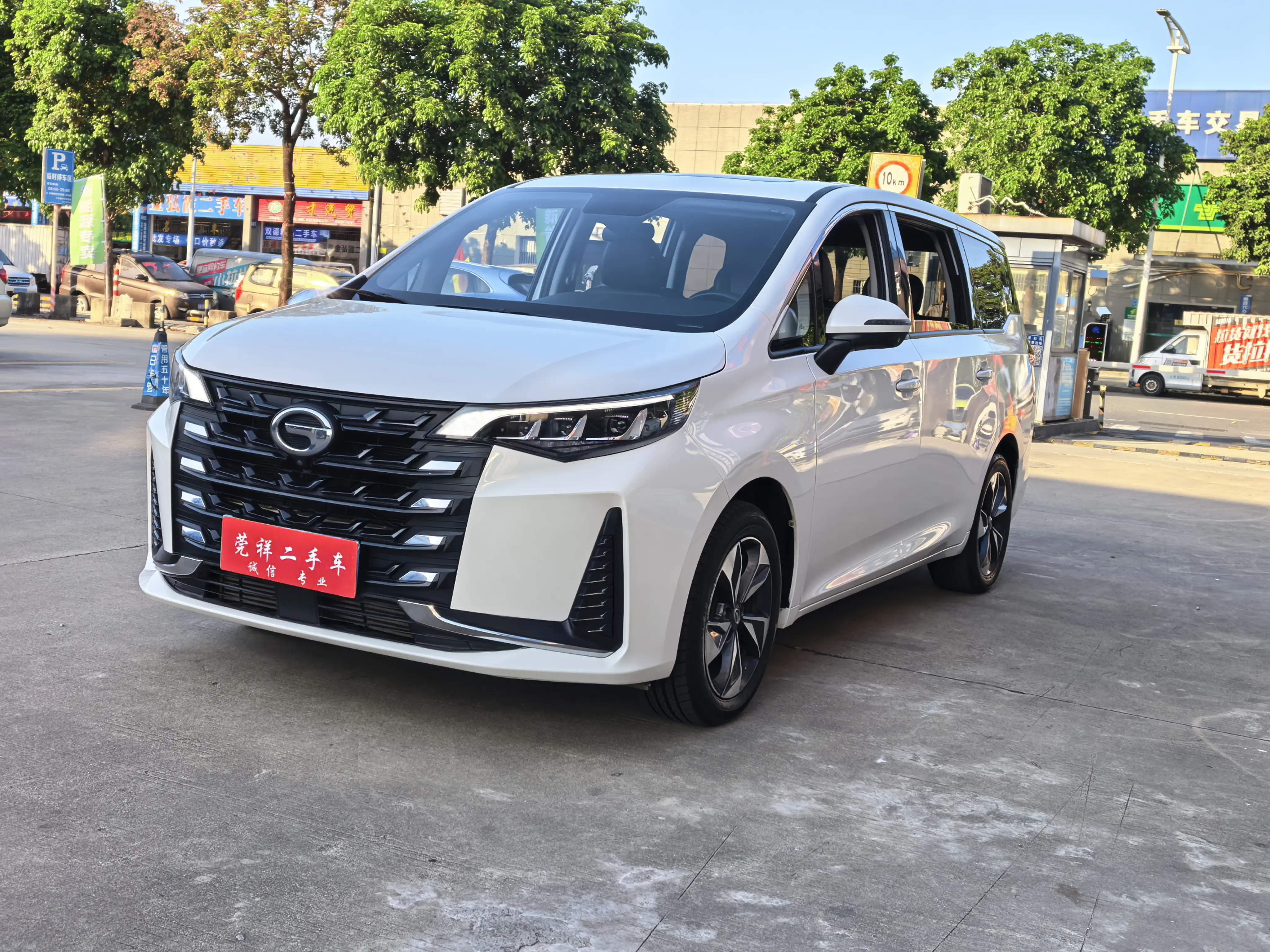 GAC Trumpchi M6  из Китая