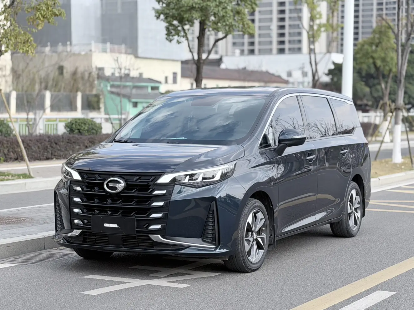 GAC Trumpchi M6  из Китая