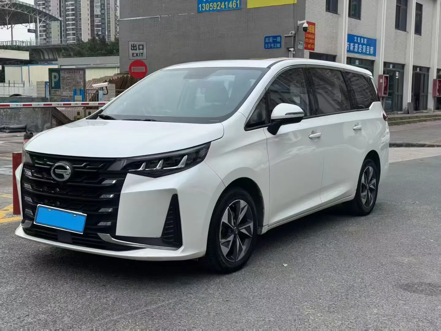 GAC Trumpchi M6  из Китая