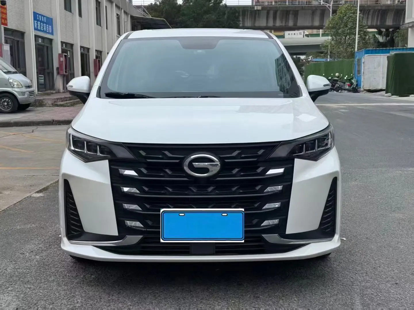 GAC Trumpchi M6  из Китая