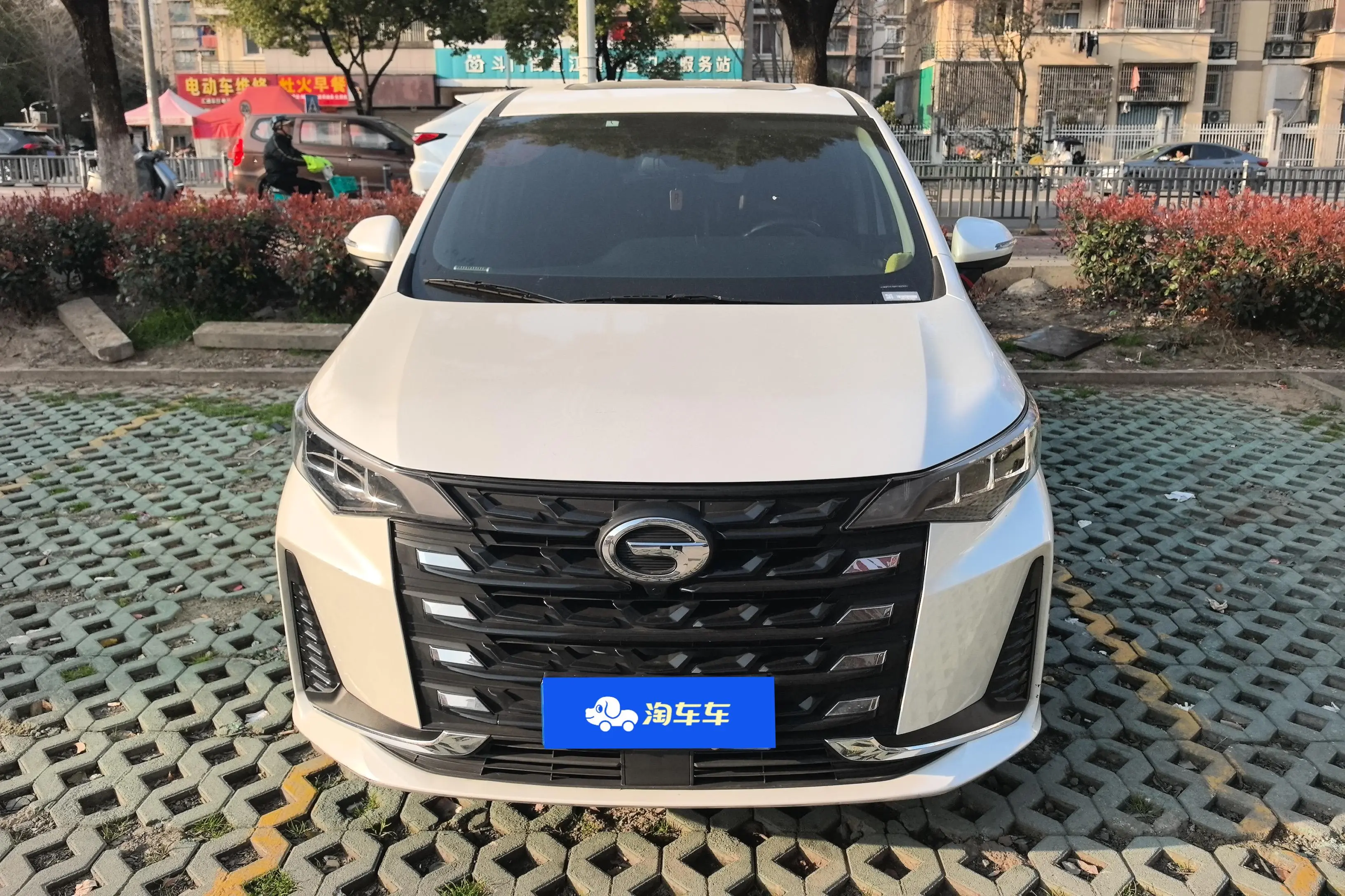 GAC Trumpchi M6  из Китая