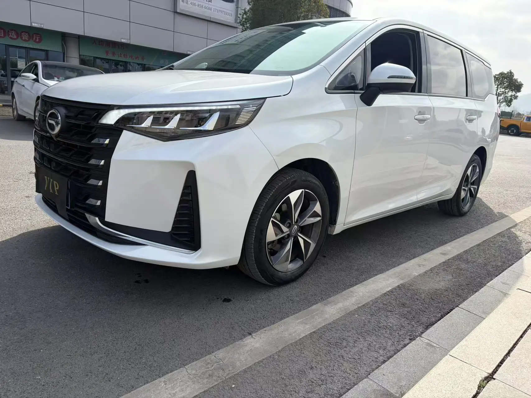 GAC Trumpchi M6  из Китая