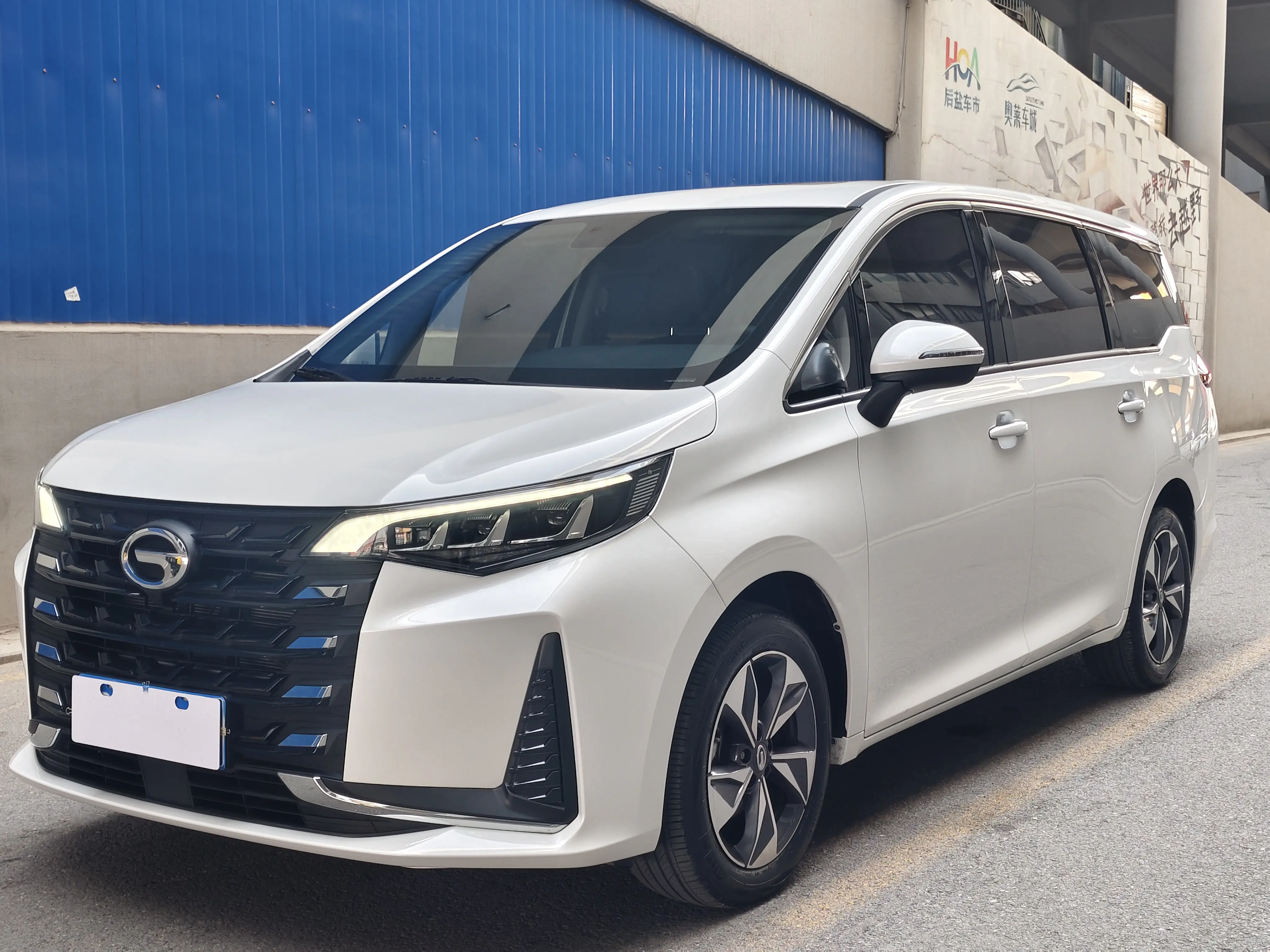 GAC Trumpchi M6  из Китая