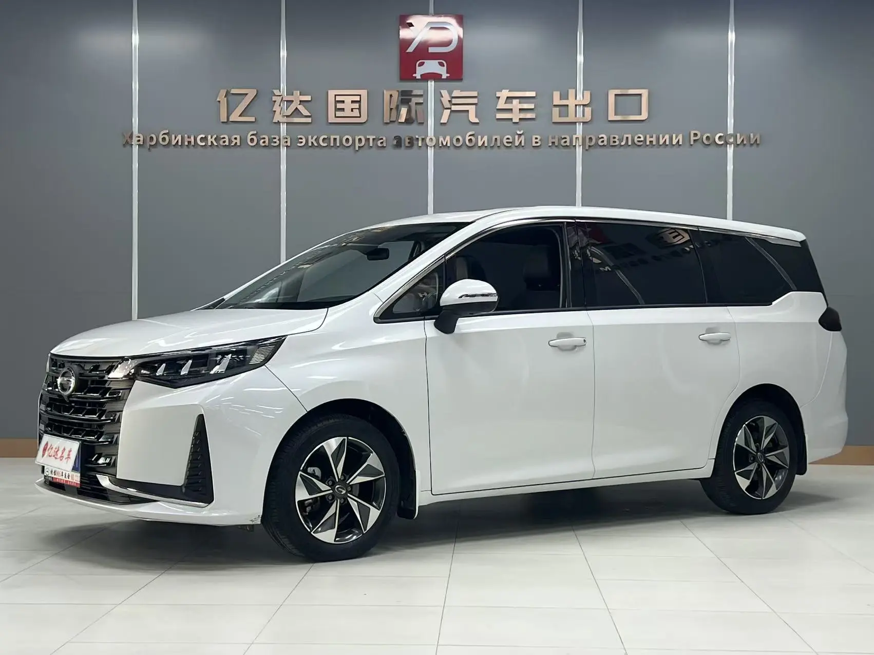 GAC Trumpchi M6  из Китая