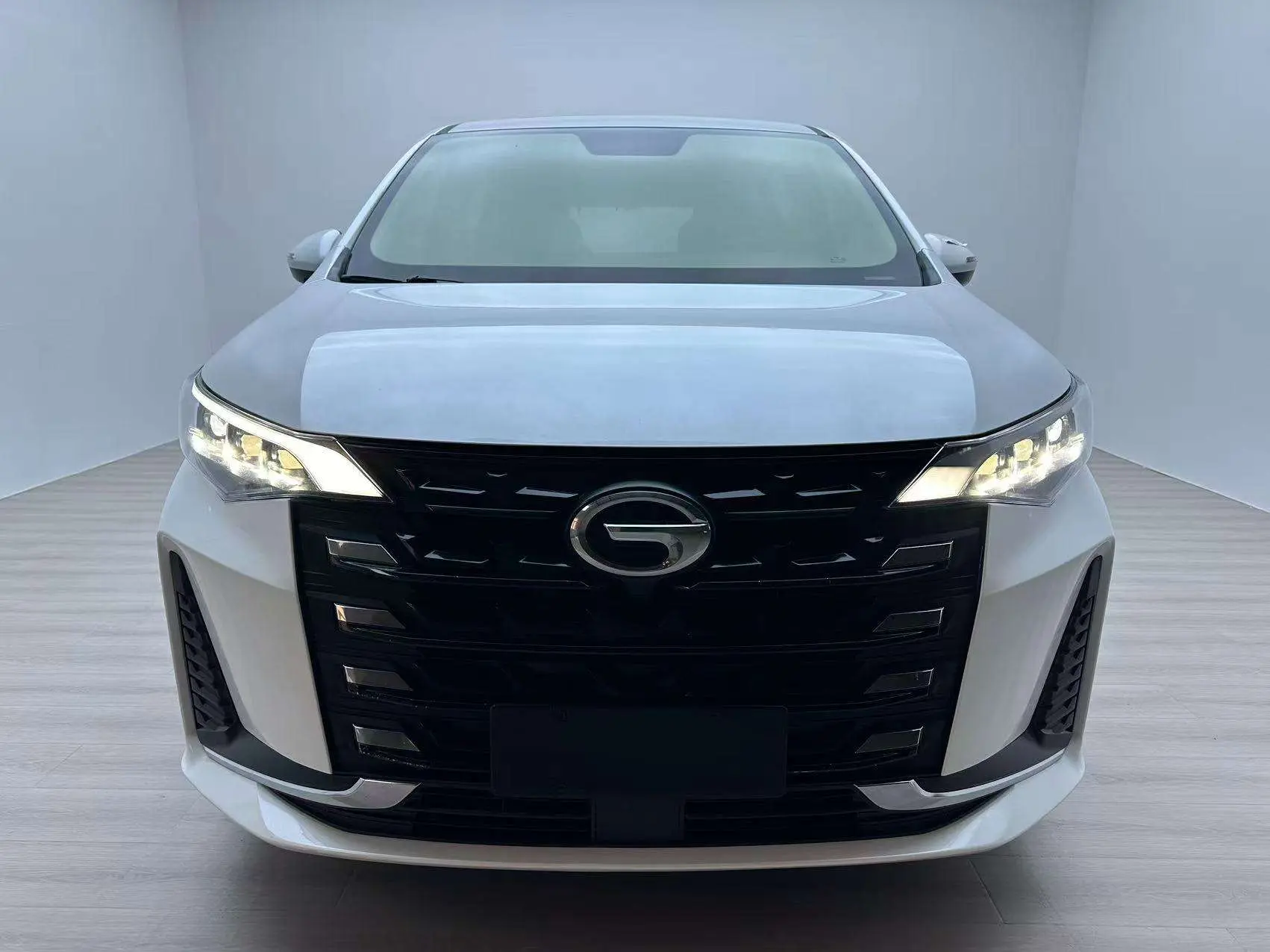 GAC Trumpchi M6  из Китая