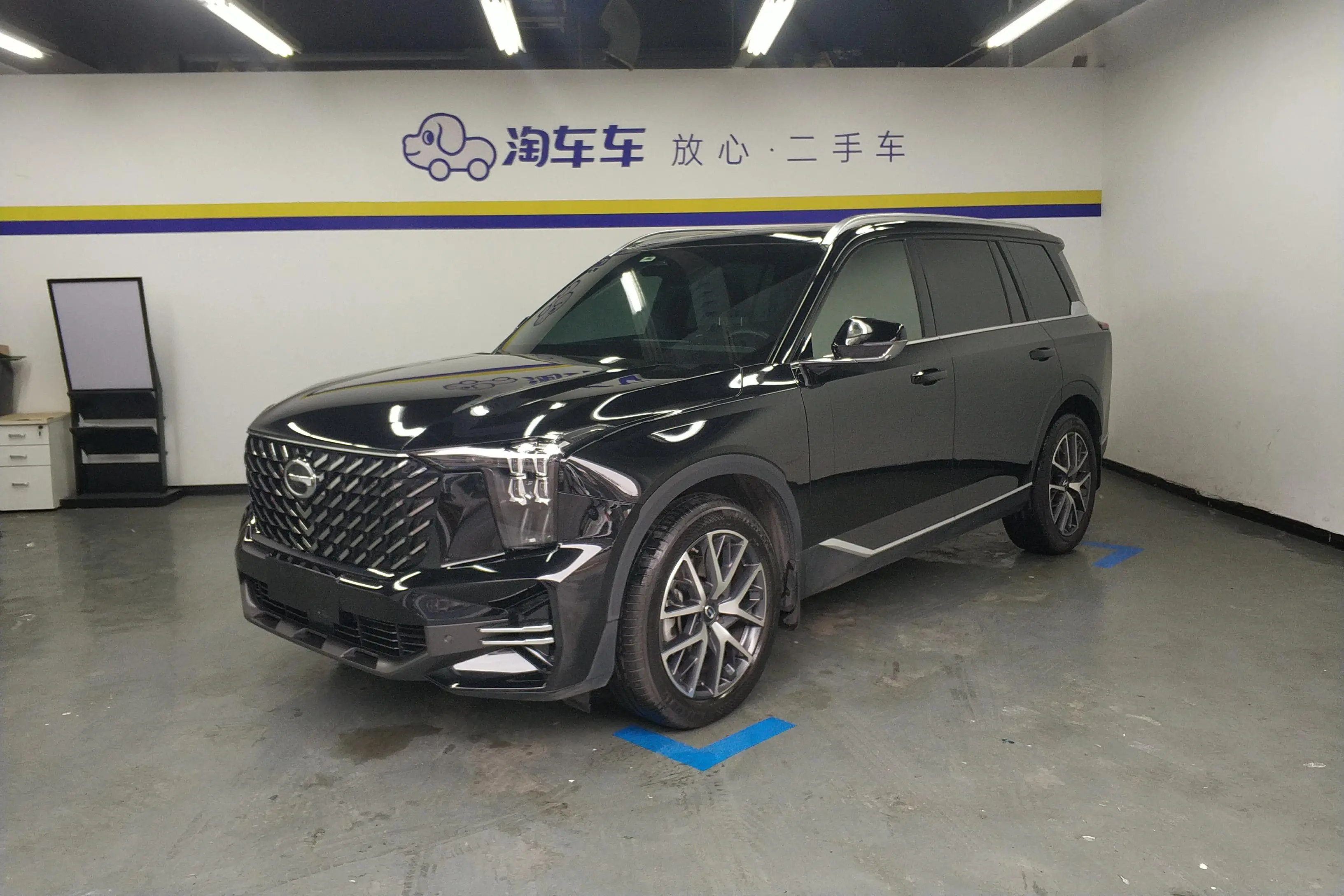 GAC Trumpchi GS8  из Китая