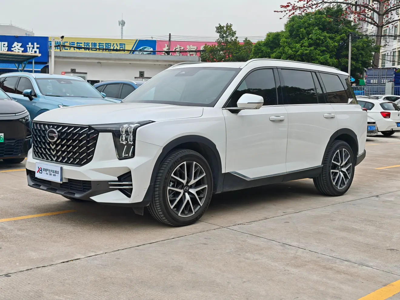 GAC Trumpchi GS8  из Китая