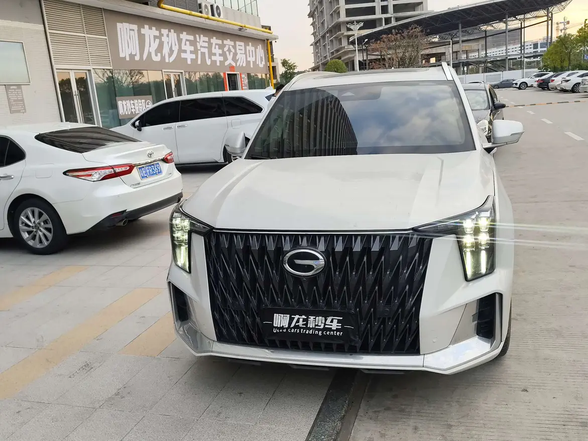 GAC Trumpchi GS8  из Китая