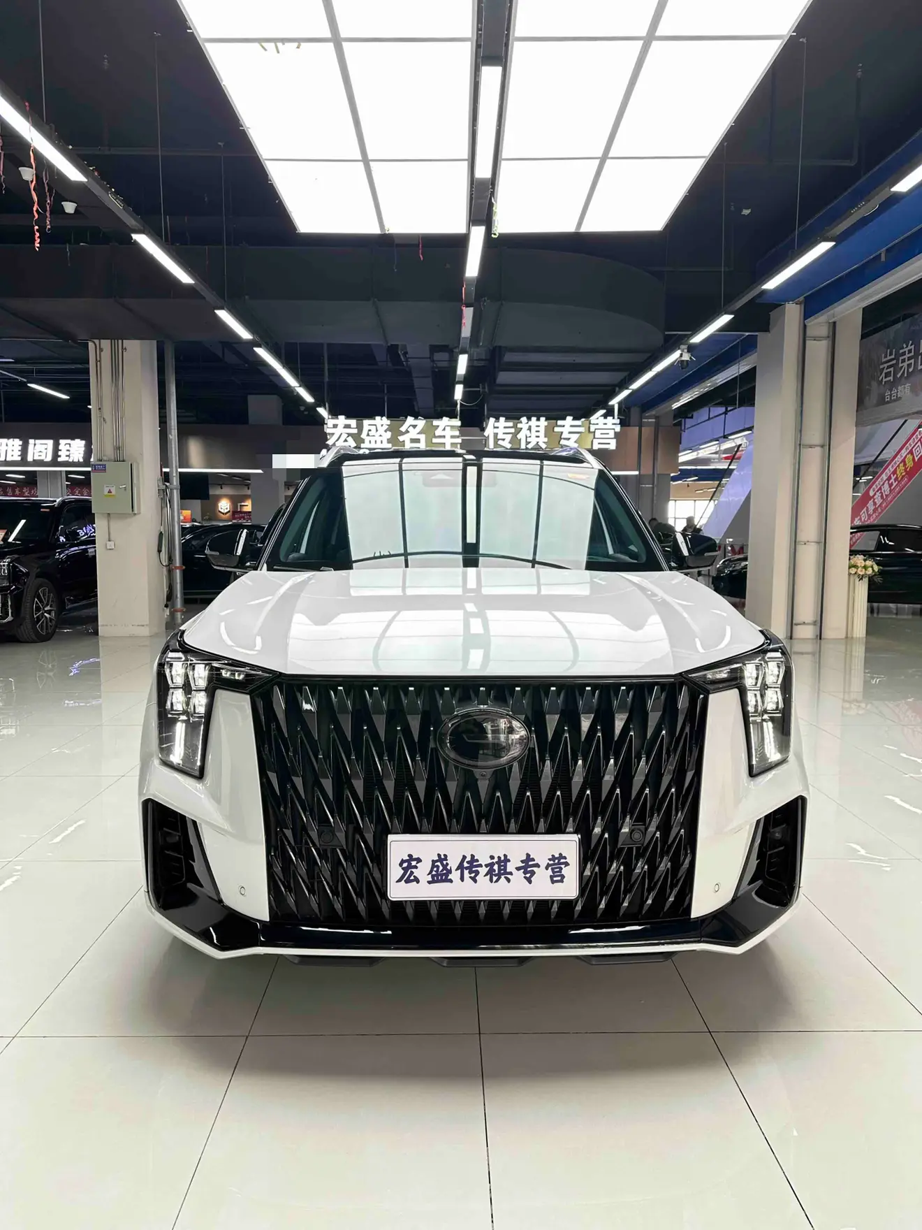 GAC Trumpchi GS8  из Китая