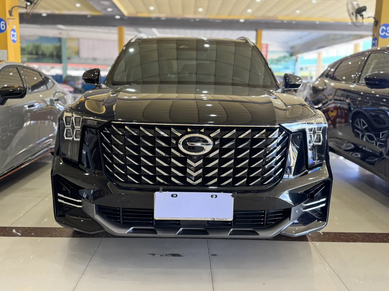 GAC Trumpchi GS8  из Китая