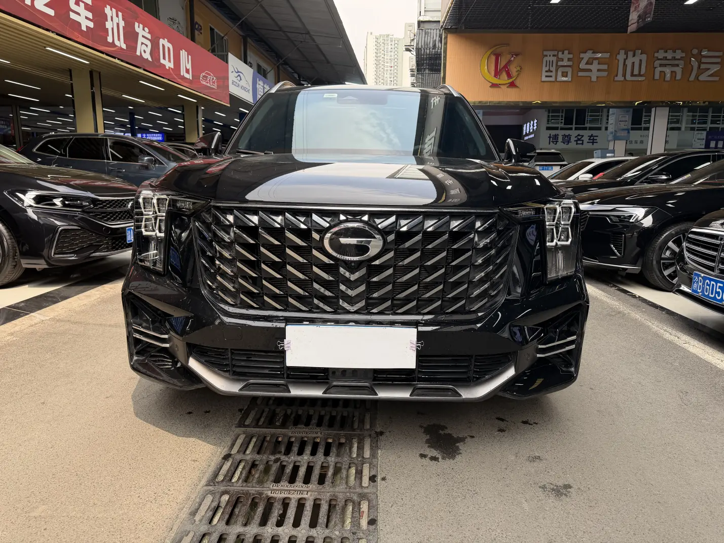 GAC Trumpchi GS8  из Китая