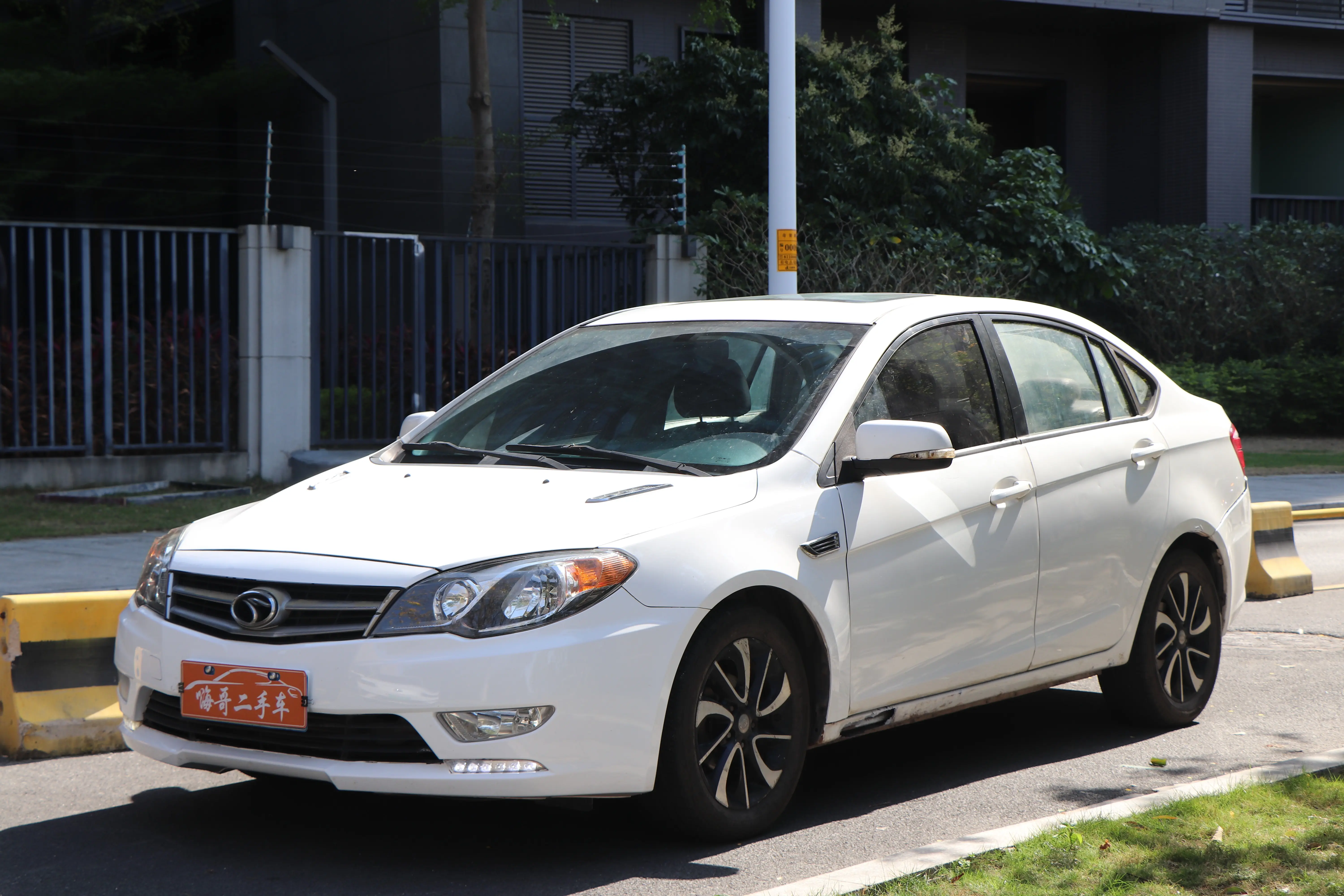 SOUEAST V5 Lingzhi  из Китая