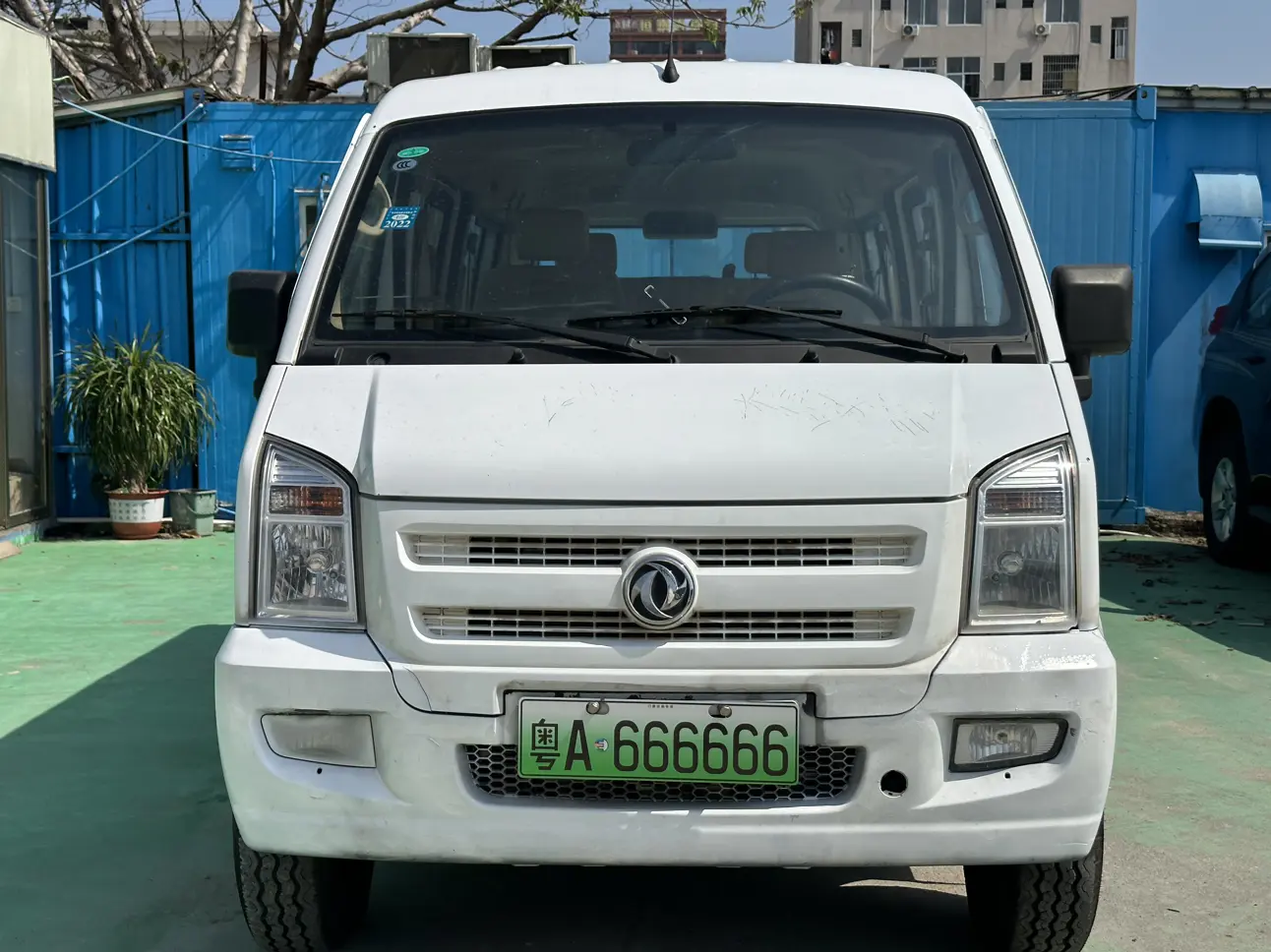 Dongfeng Xiaokang EC36  из Китая