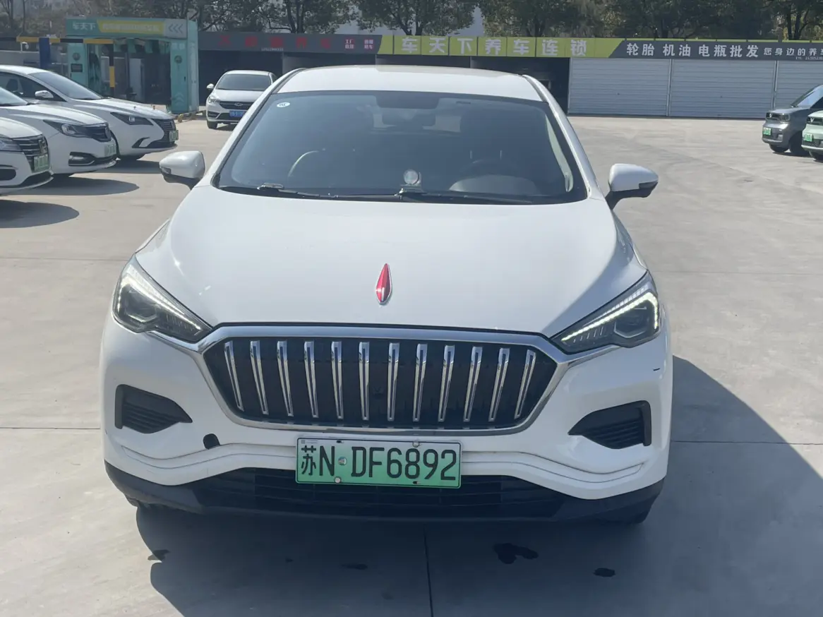 Hongqi E-HS3  из Китая