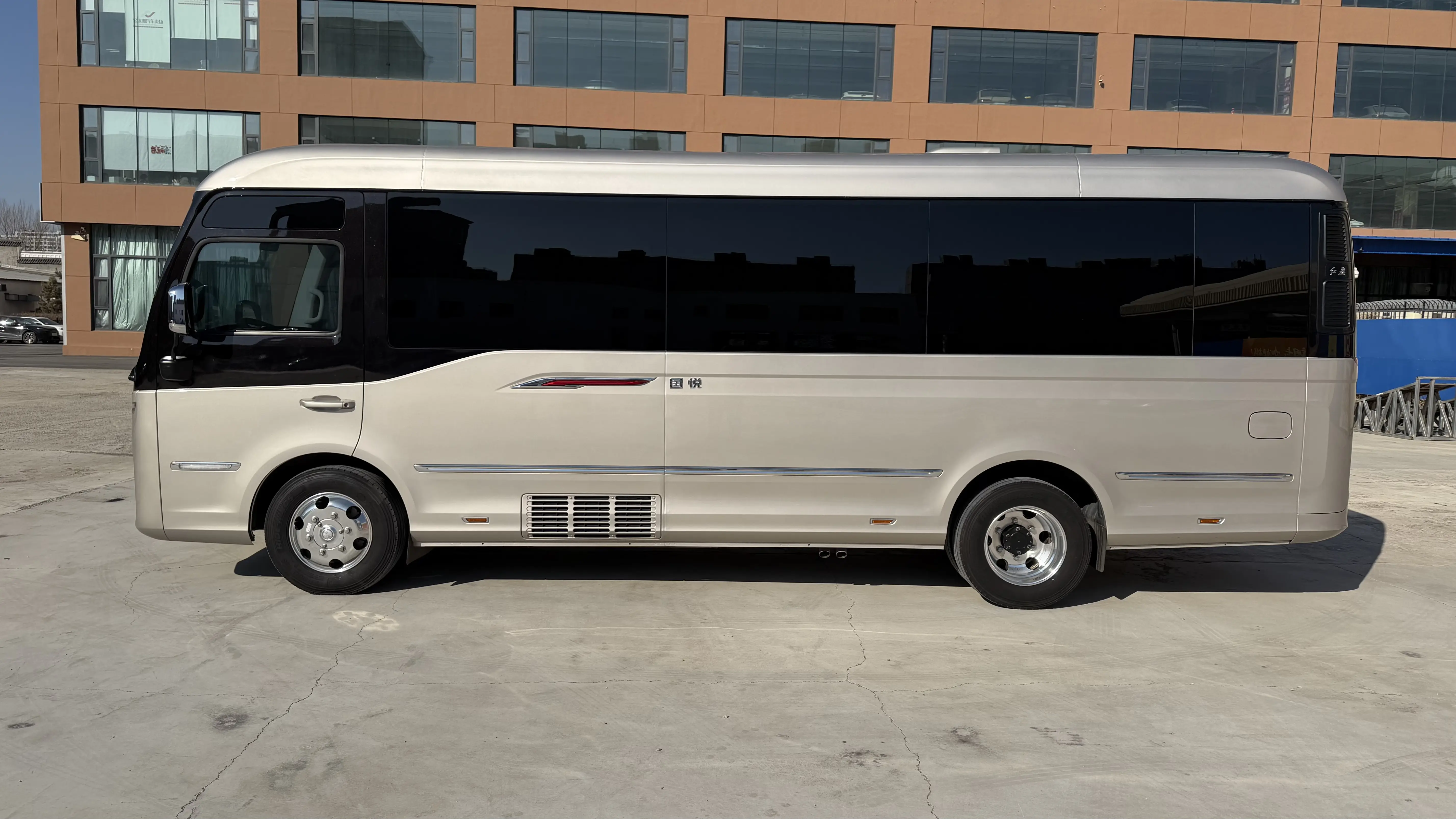 Hongqi Golden Sunflower Guoyue  из Китая