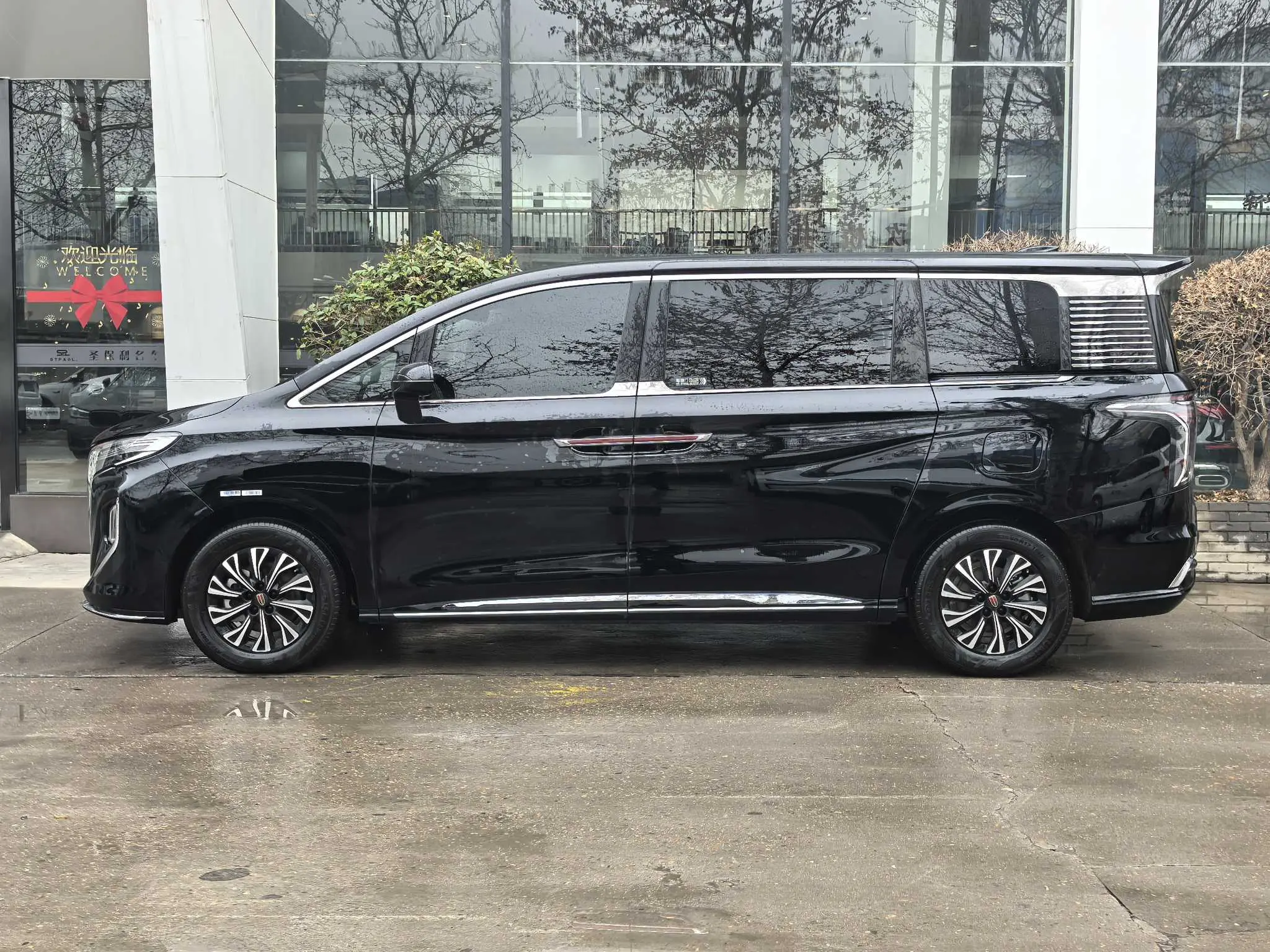 Hongqi HQ9 PHEV  из Китая