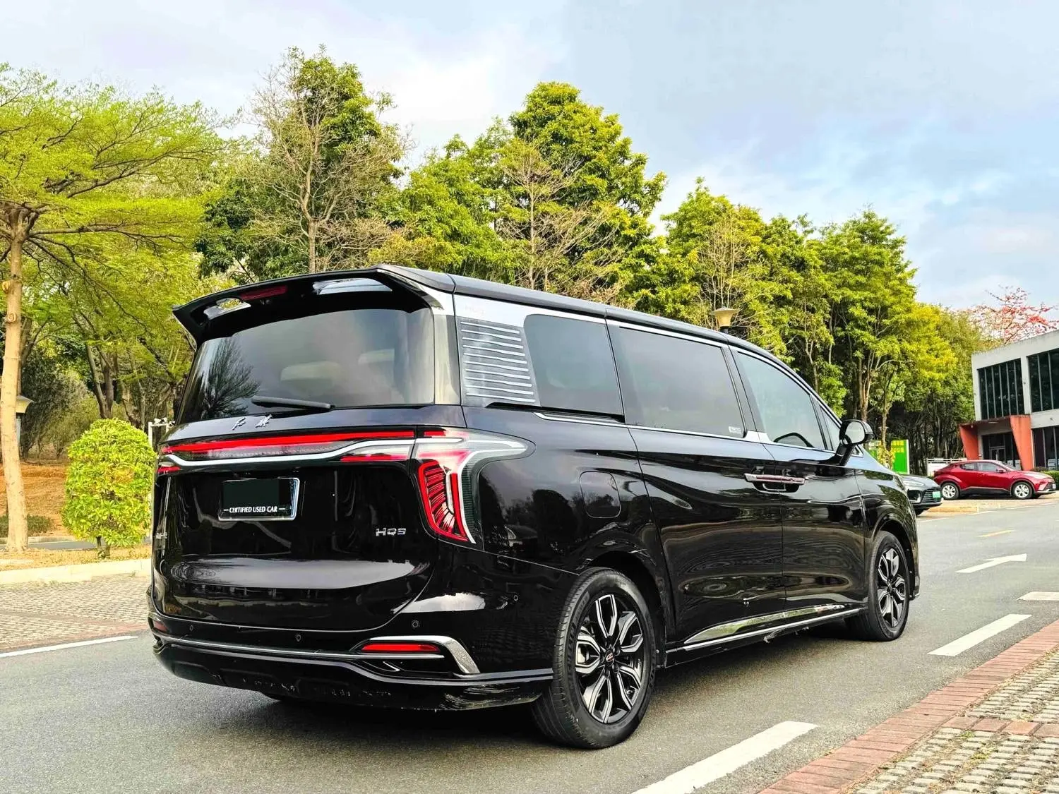 Hongqi HQ9  из Китая