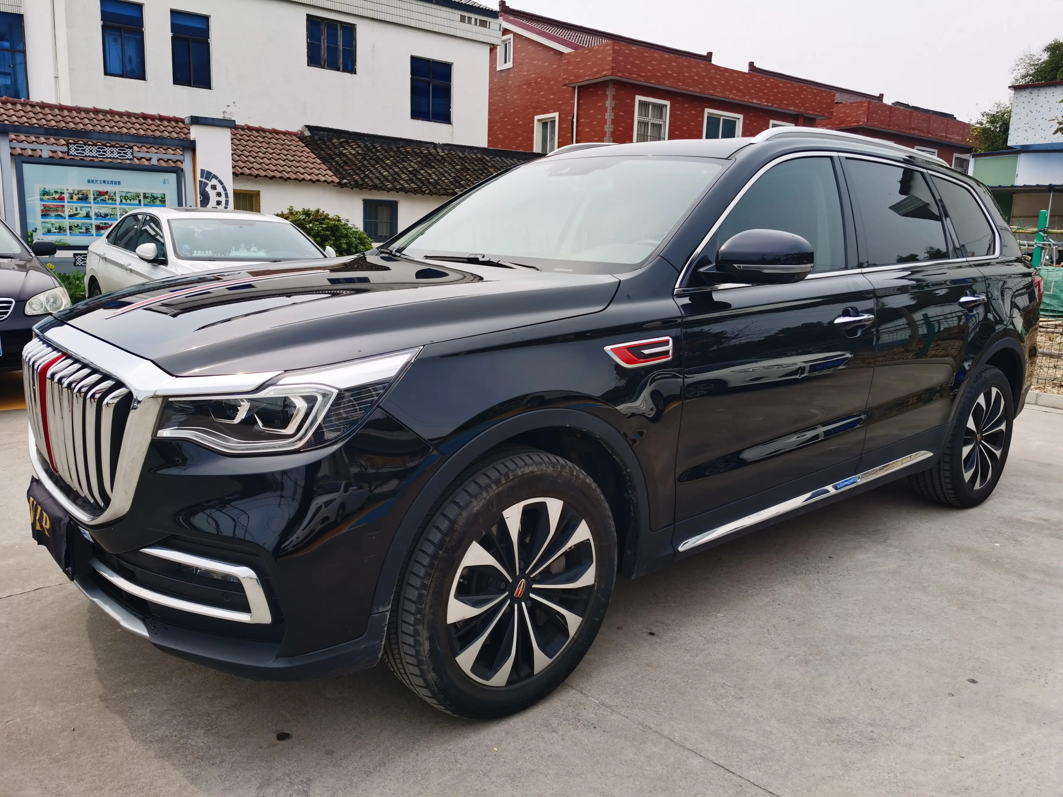 Hongqi HS7  из Китая