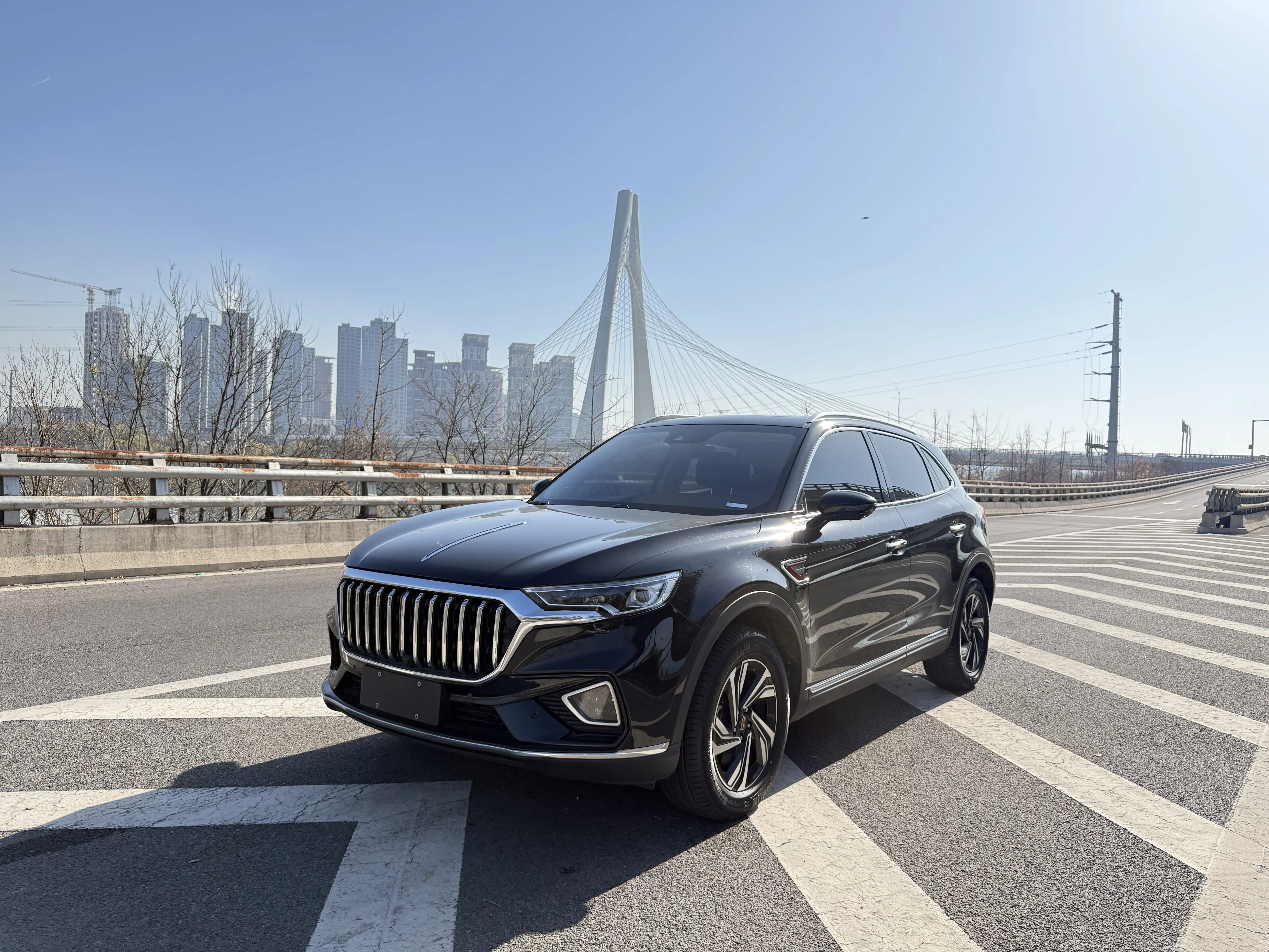 Hongqi HS5  из Китая