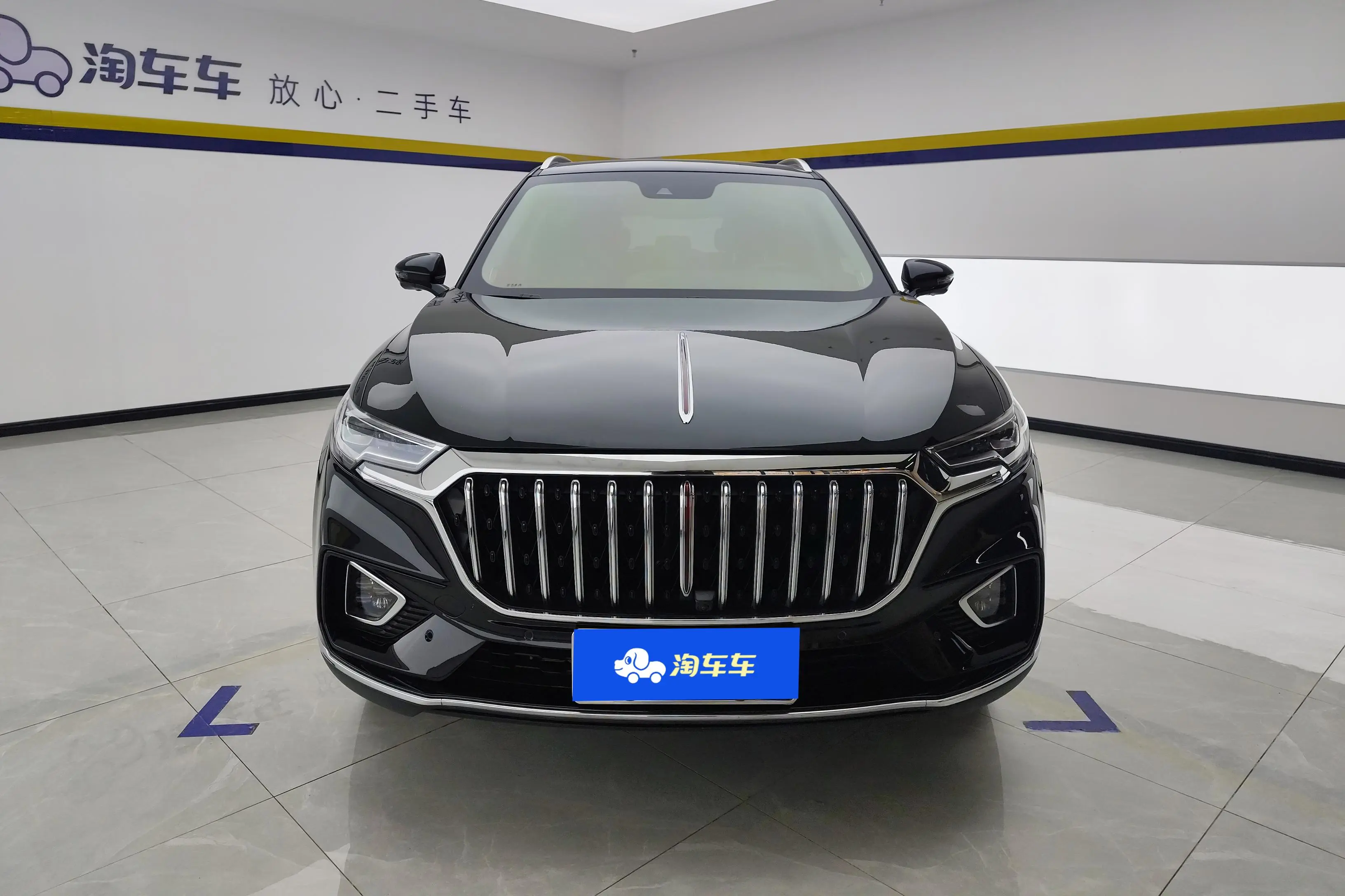Hongqi HS5  из Китая
