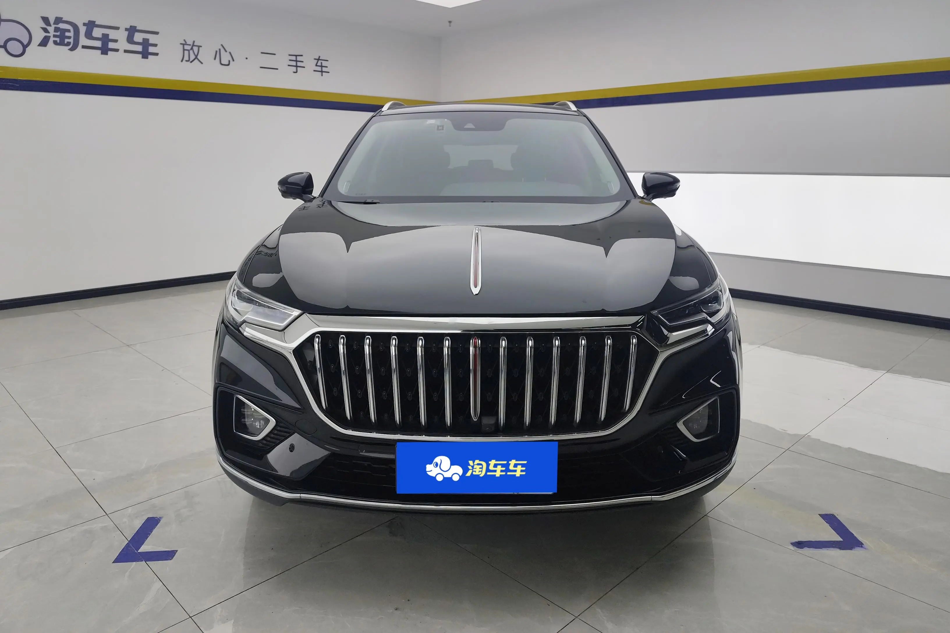 Hongqi HS5  из Китая