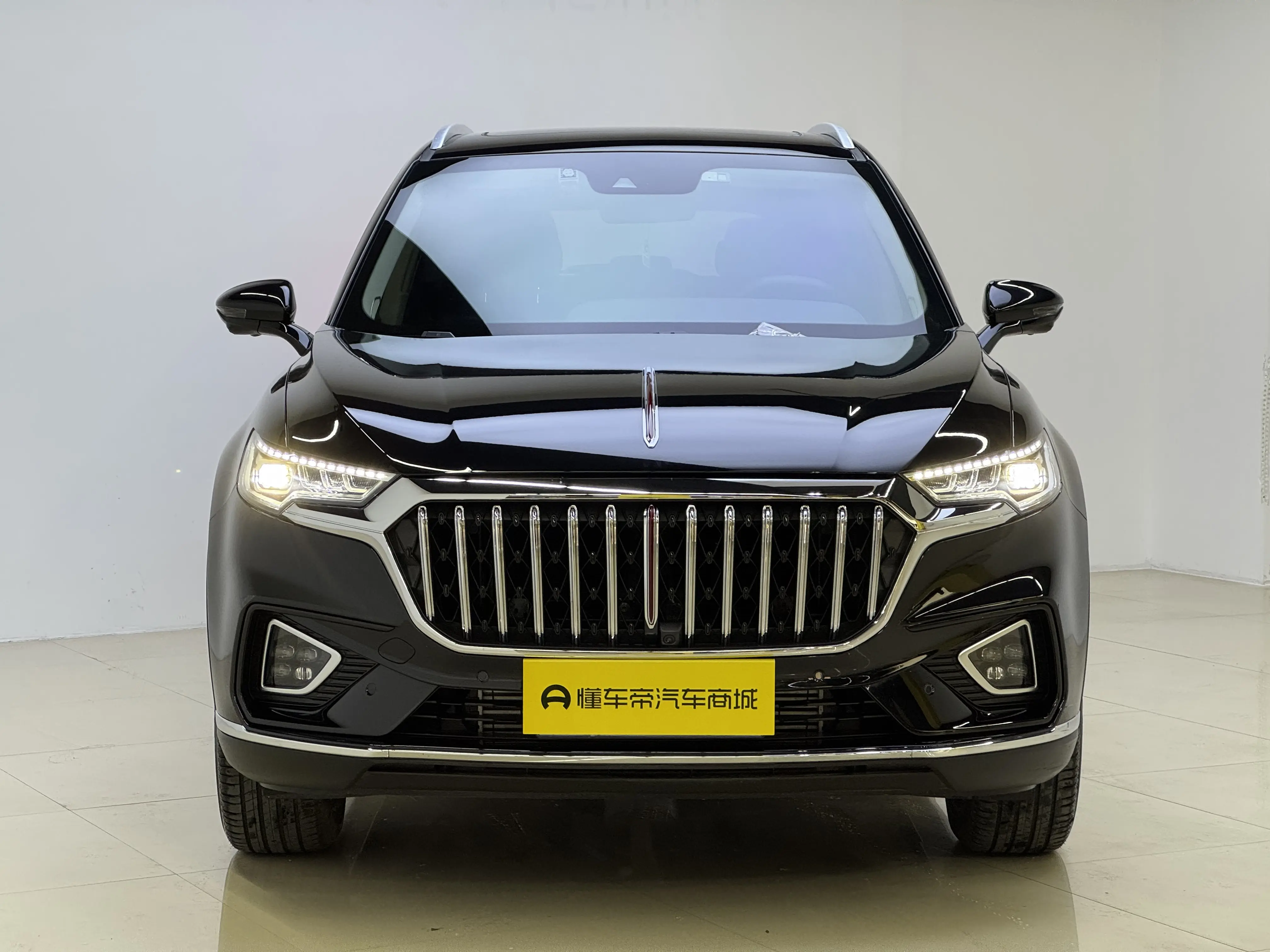 Hongqi HS5  из Китая