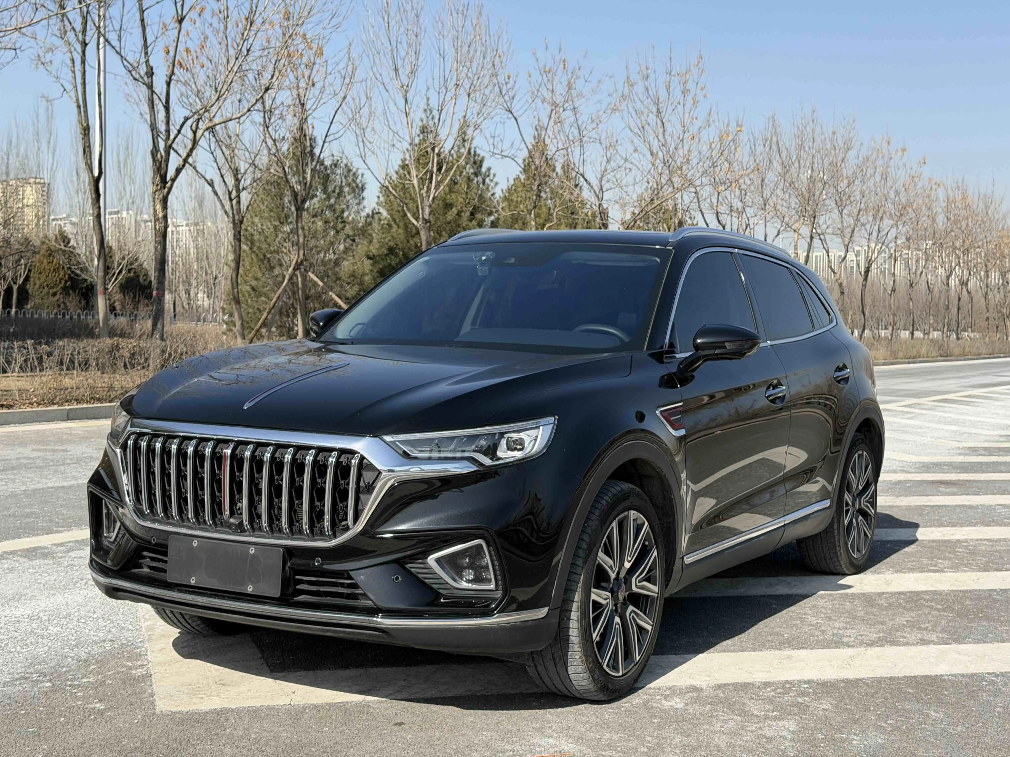 Hongqi HS5  из Китая