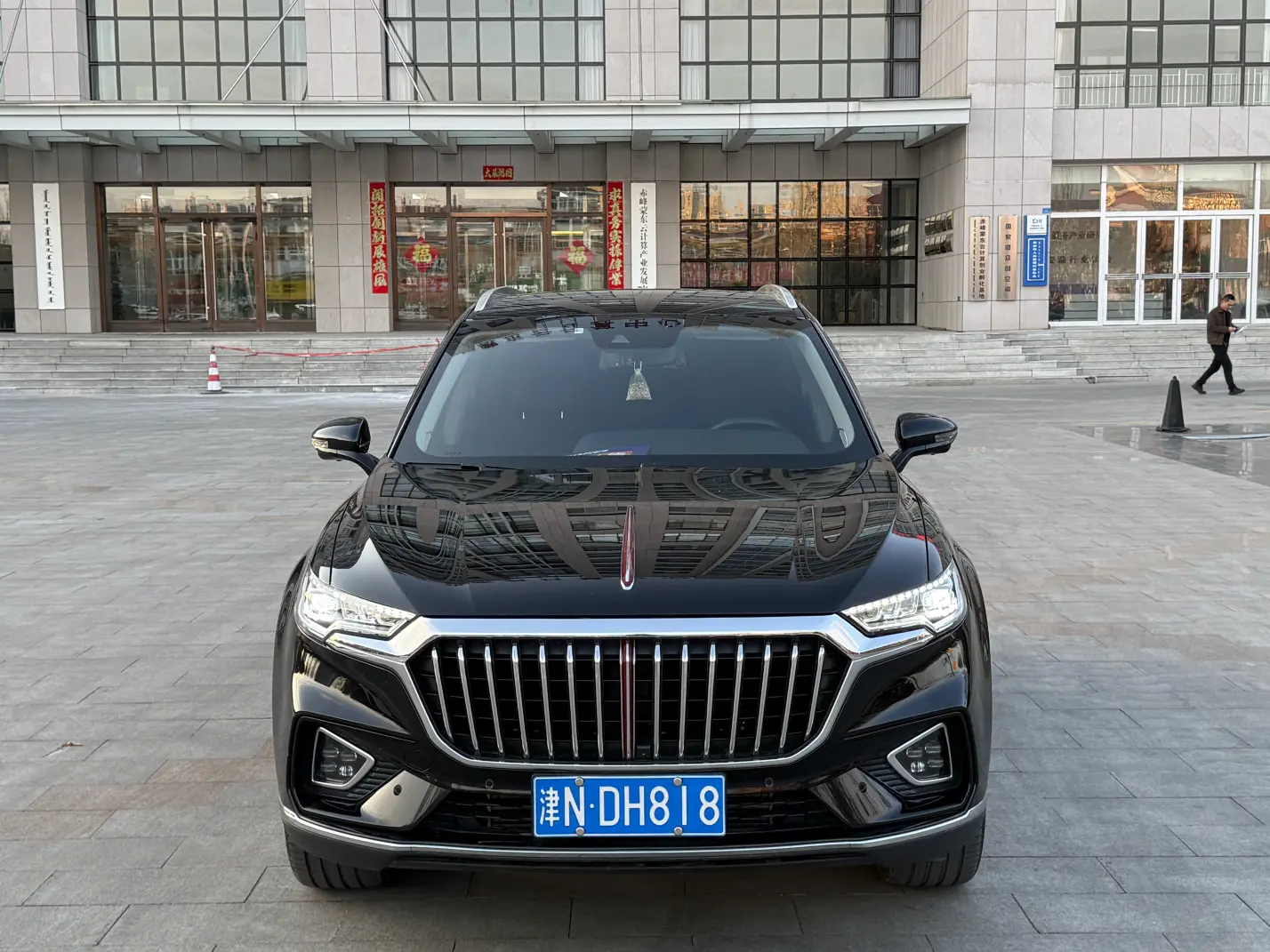 Hongqi HS5  из Китая