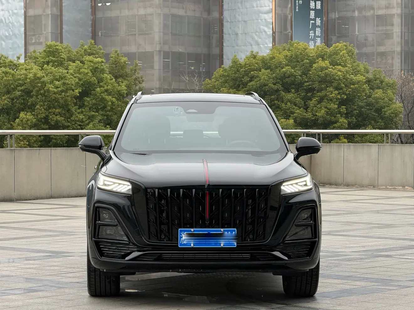 Hongqi HS5  из Китая
