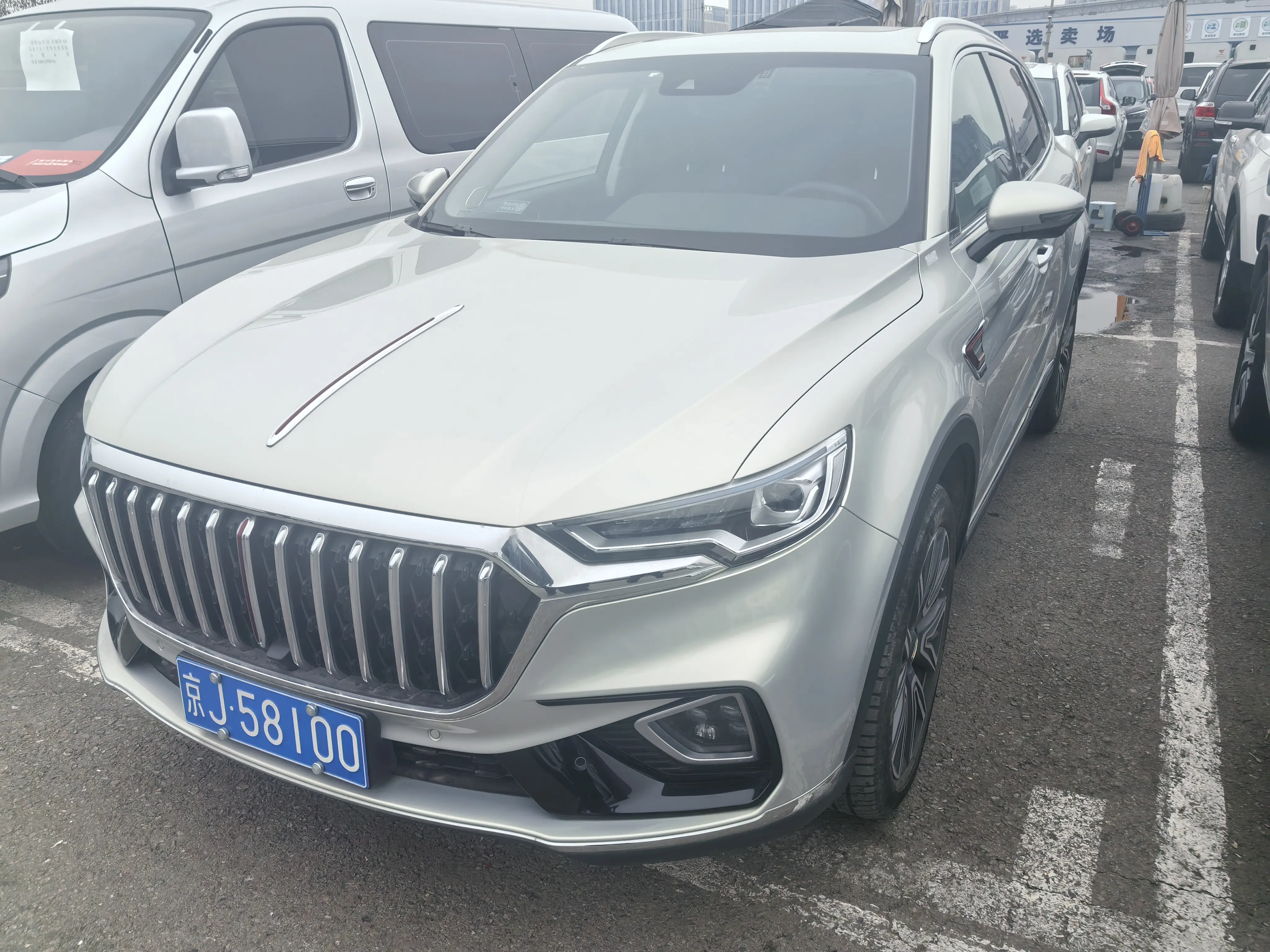 Hongqi HS5  из Китая