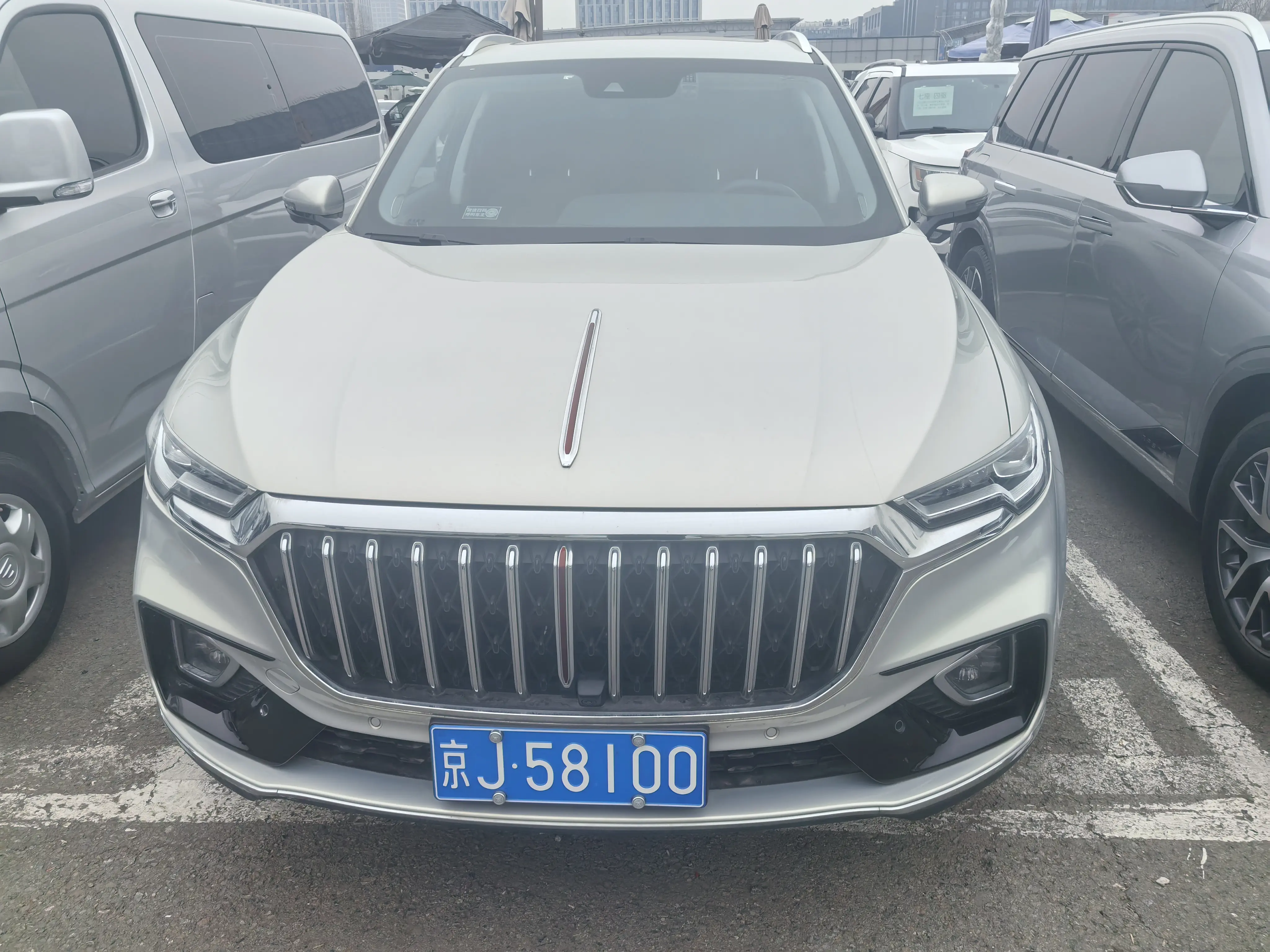 Hongqi HS5  из Китая